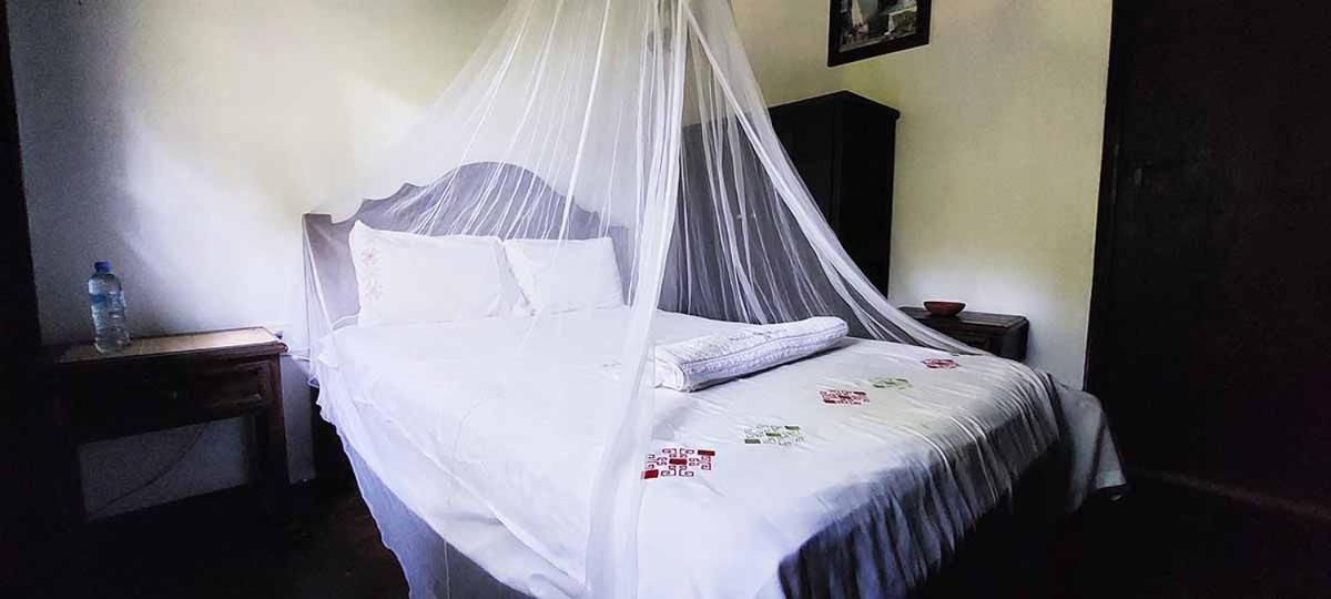Double Room with Private Bathroom - Photo 4