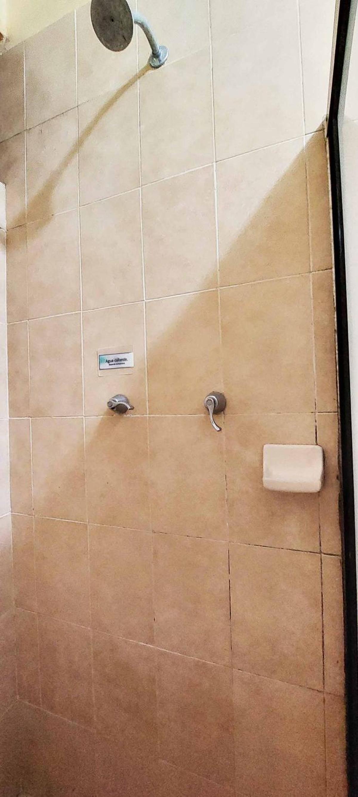 Double Room with Private Bathroom - Photo 8