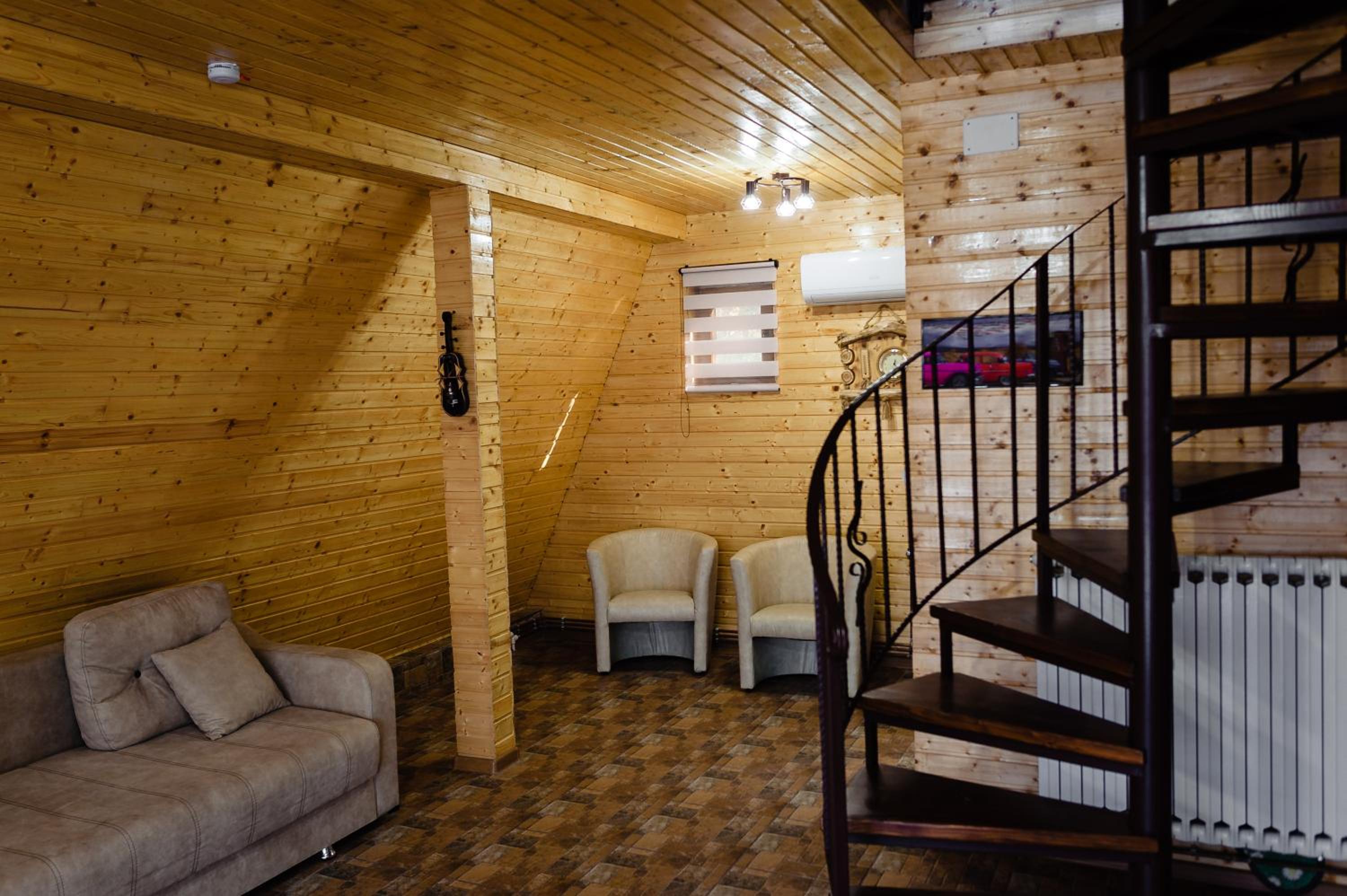 One-Bedroom House - Photo 6