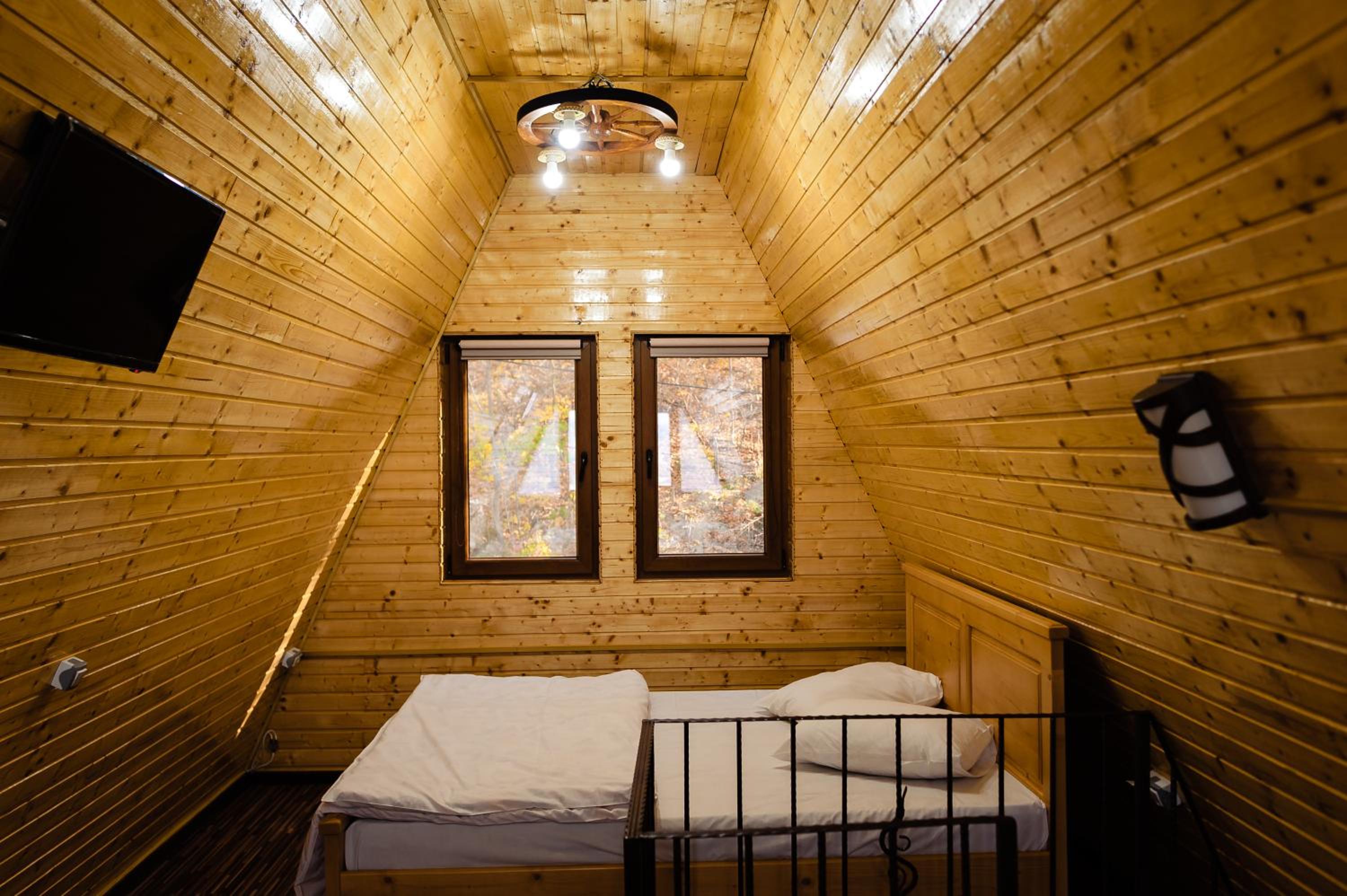 One-Bedroom House - Photo 10