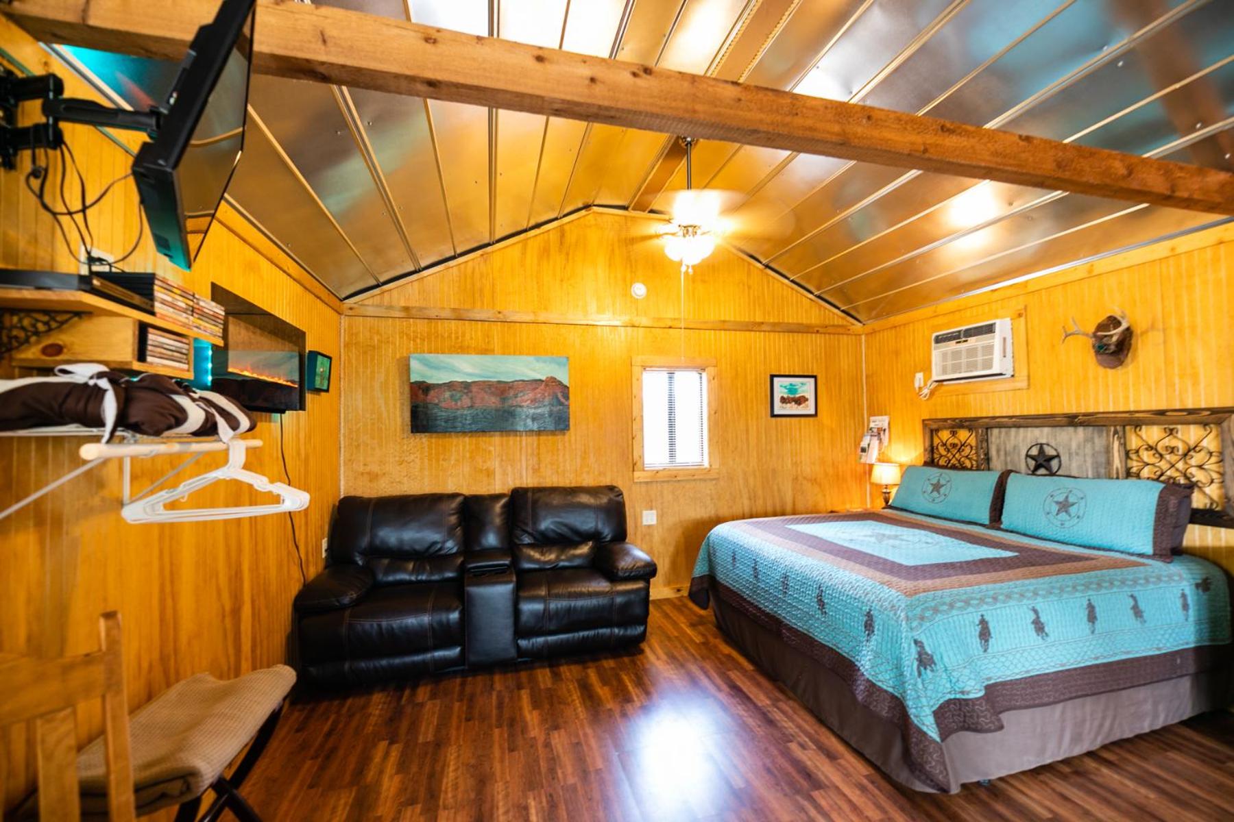 King Cabin with Roof Deck