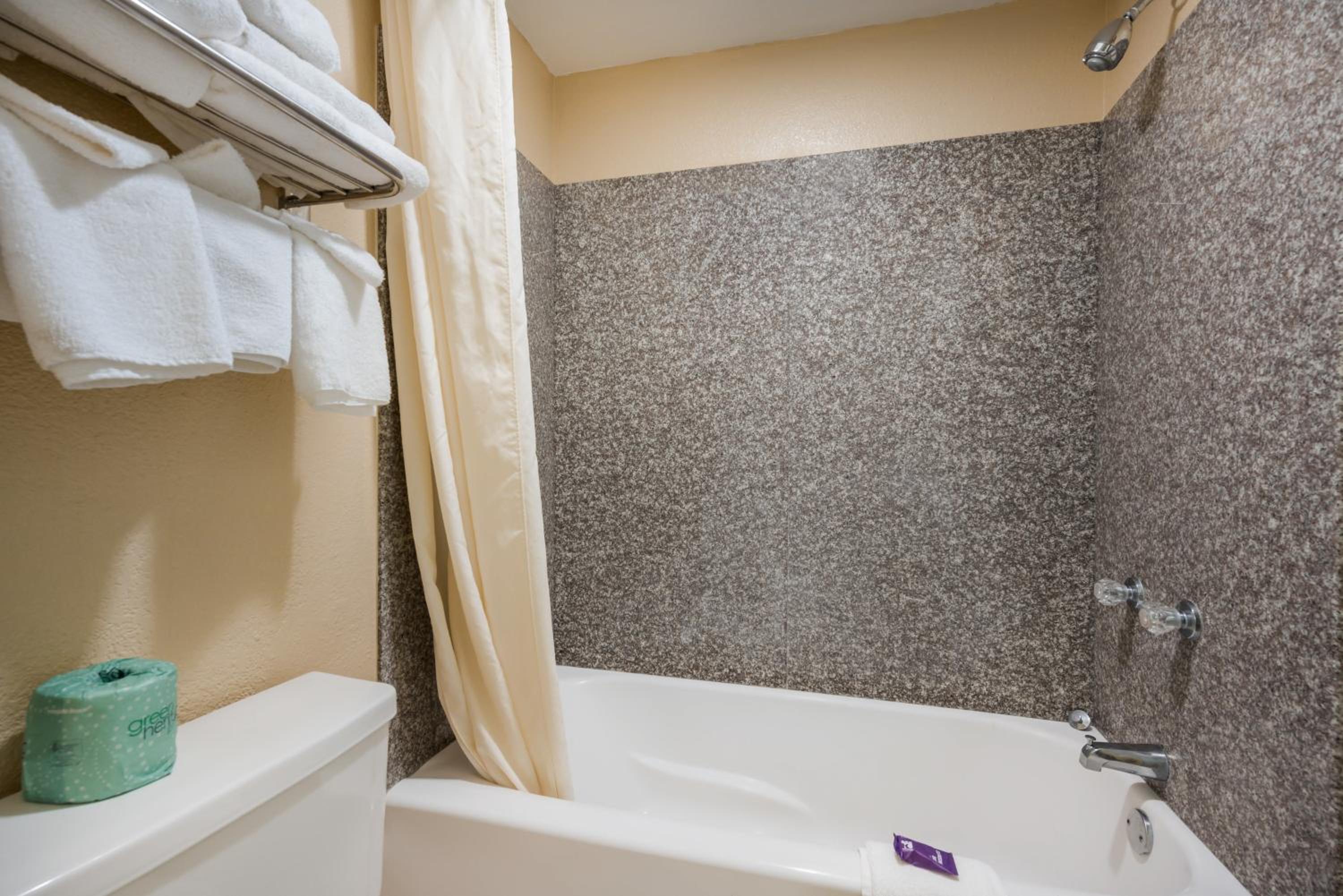 Double Room - Photo 2