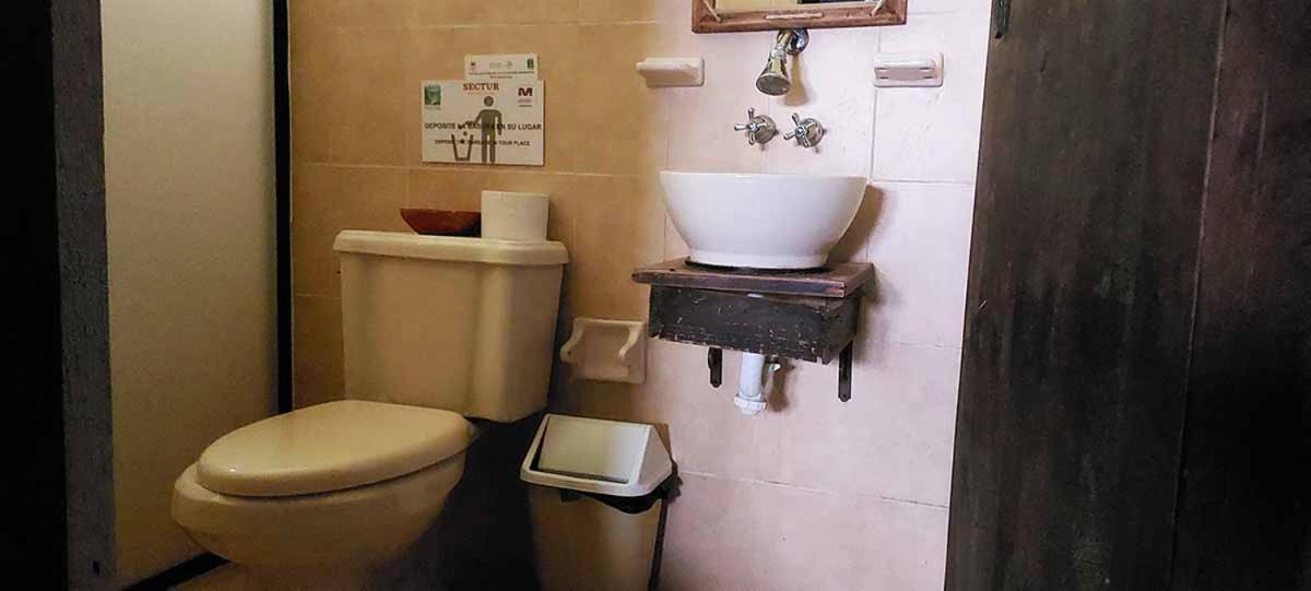 Quadruple Room with Private Bathroom - Photo 4