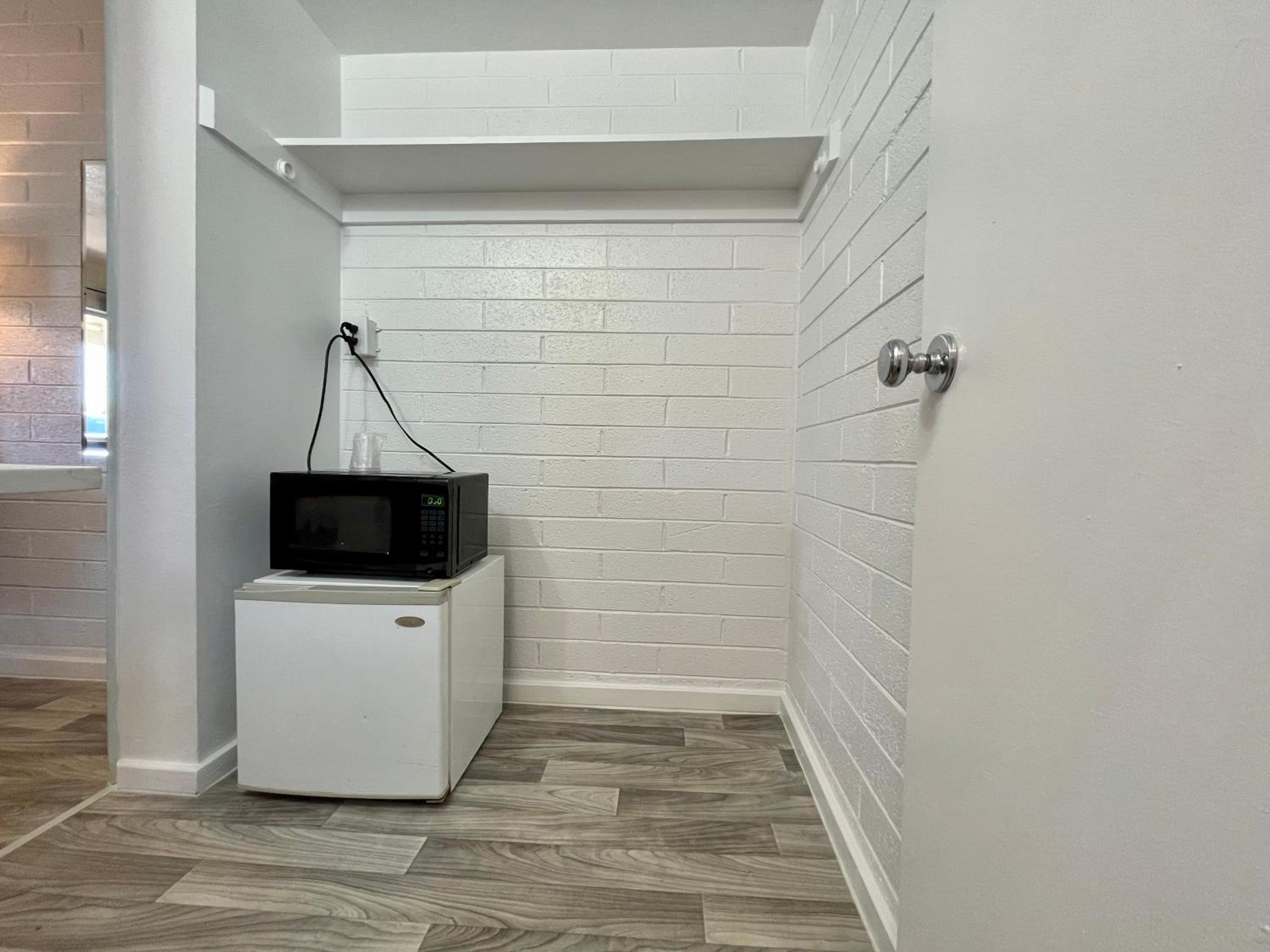 Queen Room - Photo 15