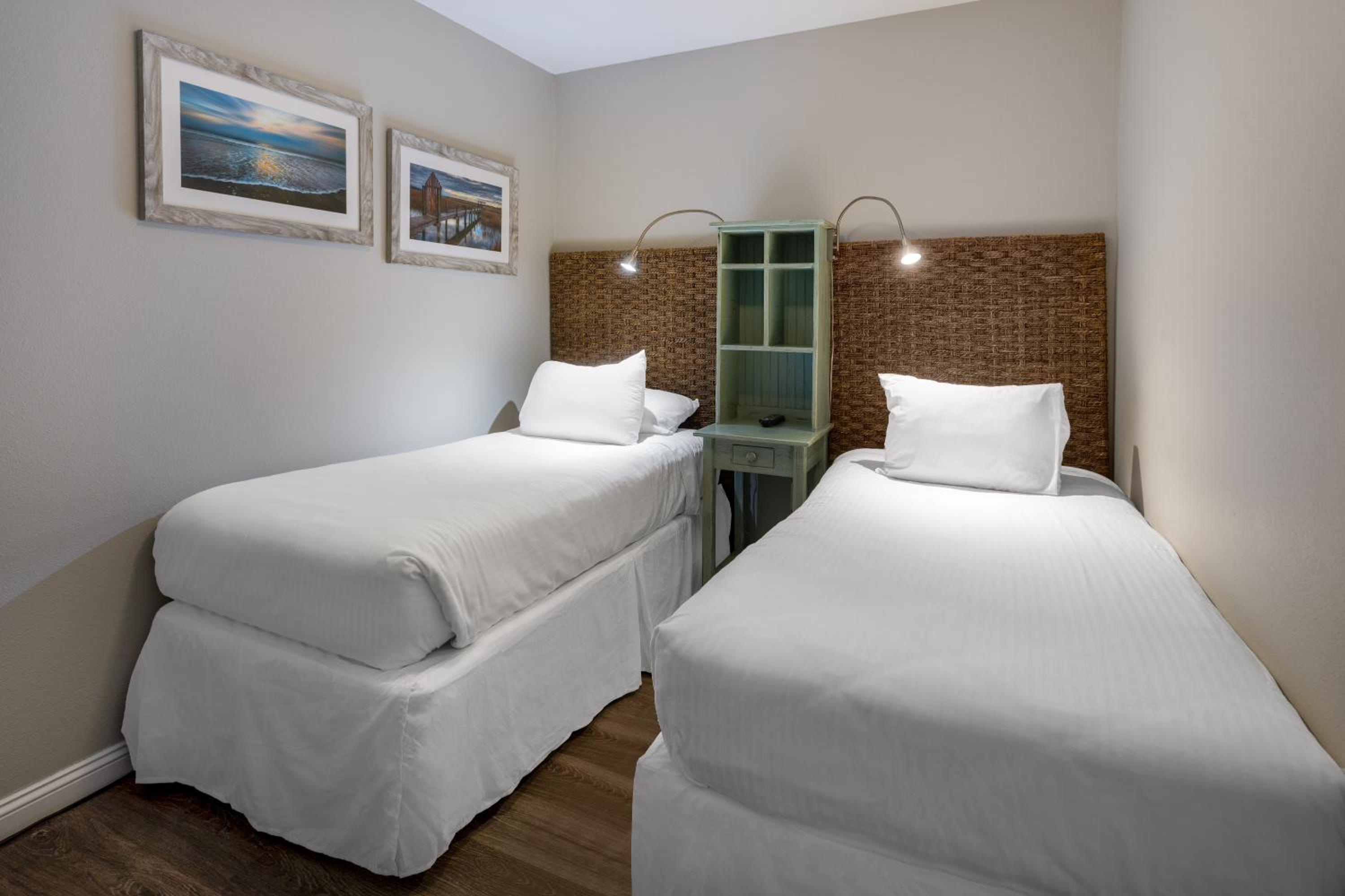 Two Bedroom Apartment - Non-Smoking photo 2