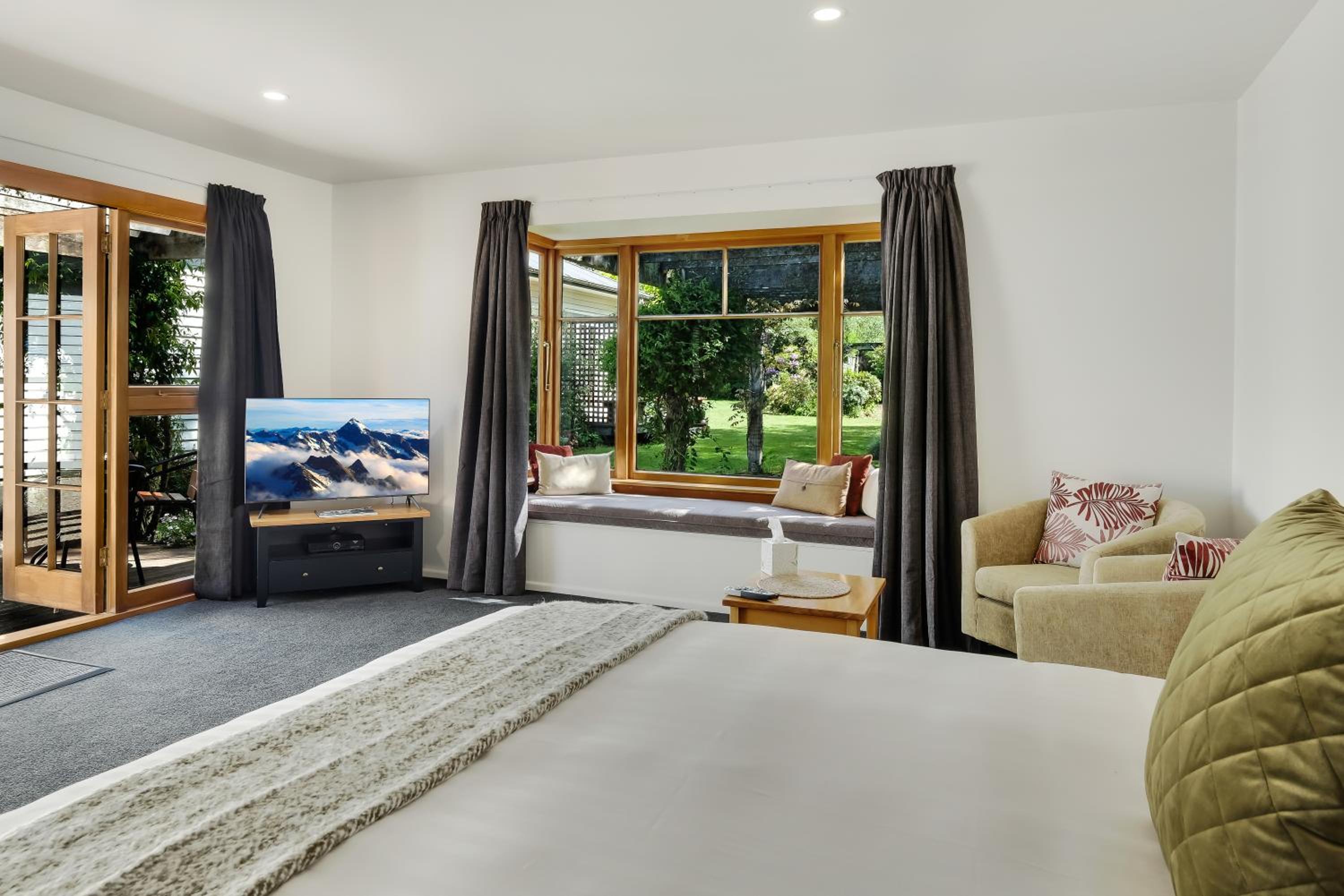 Garden Studio with Spa Bath - Adult Only photo 2