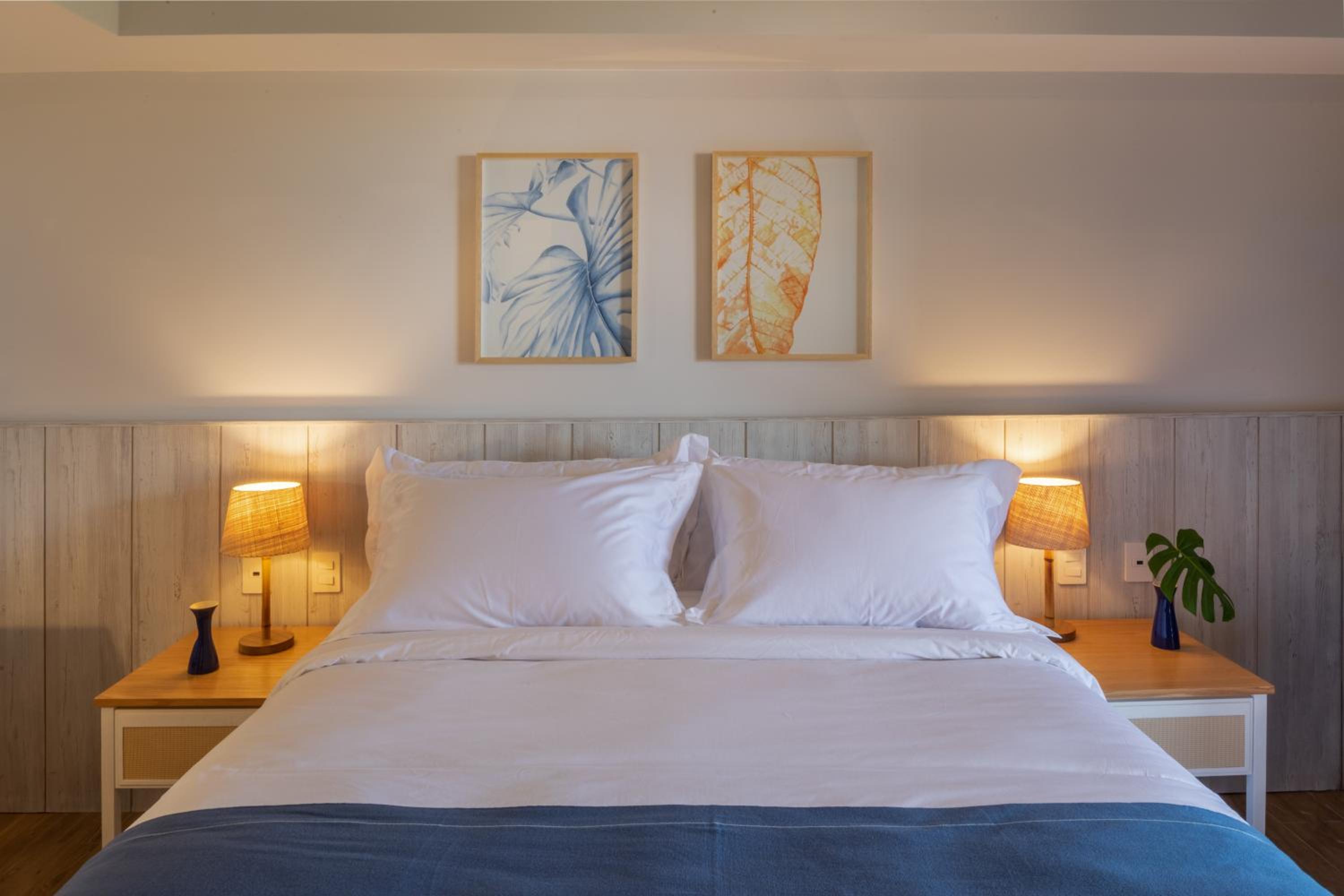 Master Suite with Pier View - Disability Access