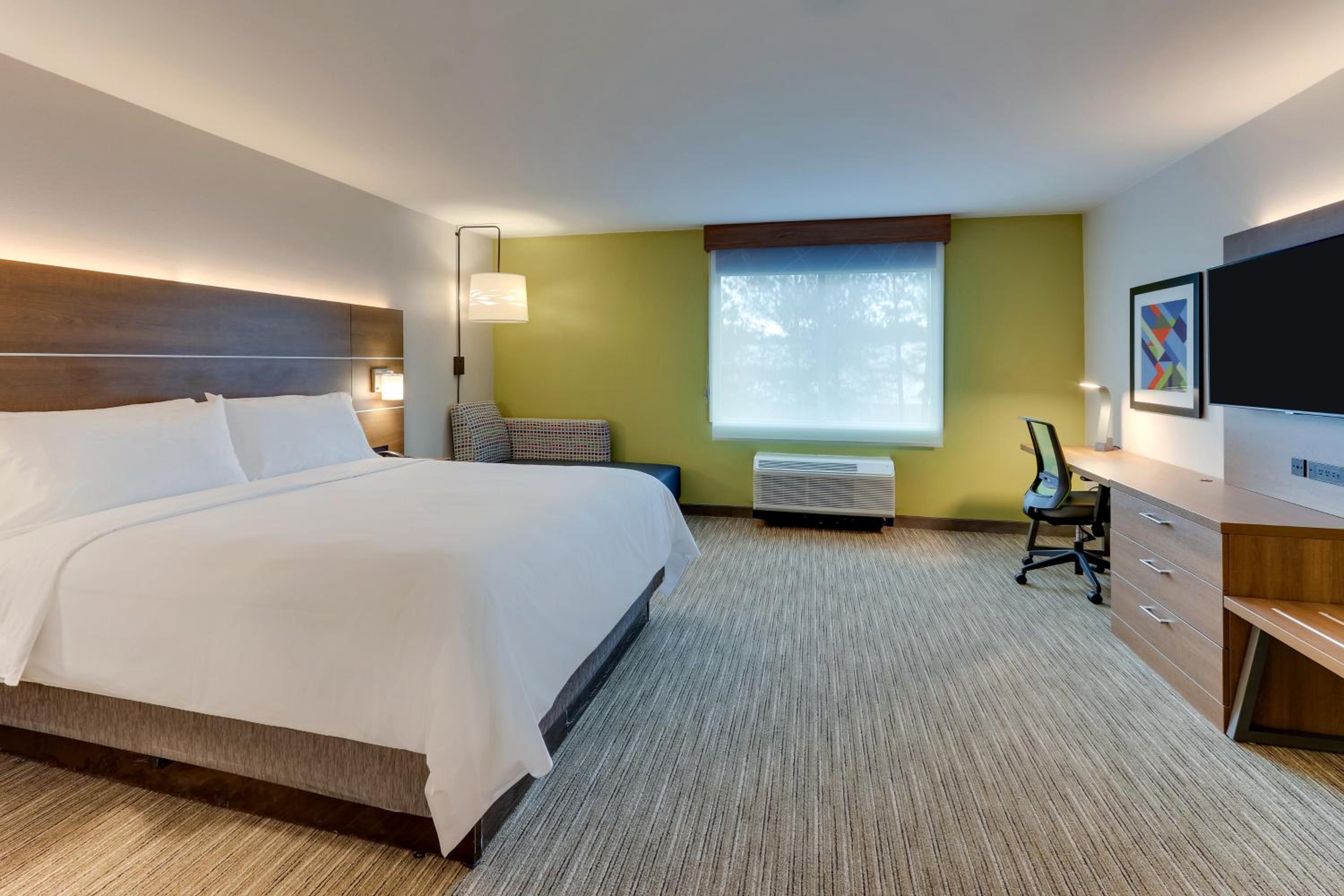 Standard King Room - Photo 4