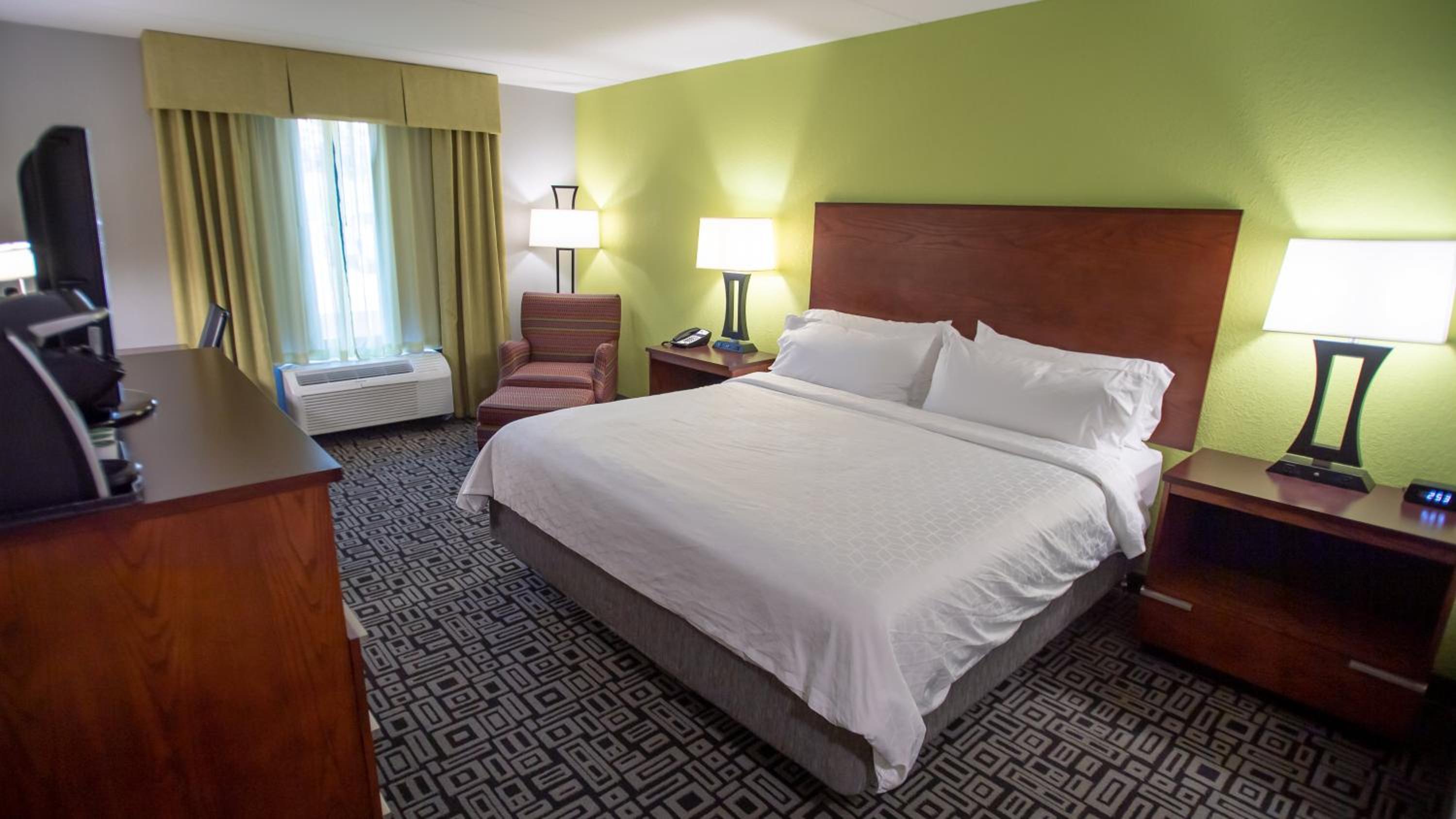 Standard King Room - Photo 2