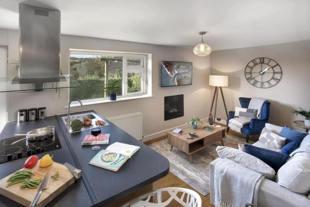One-Bedroom House photo 2