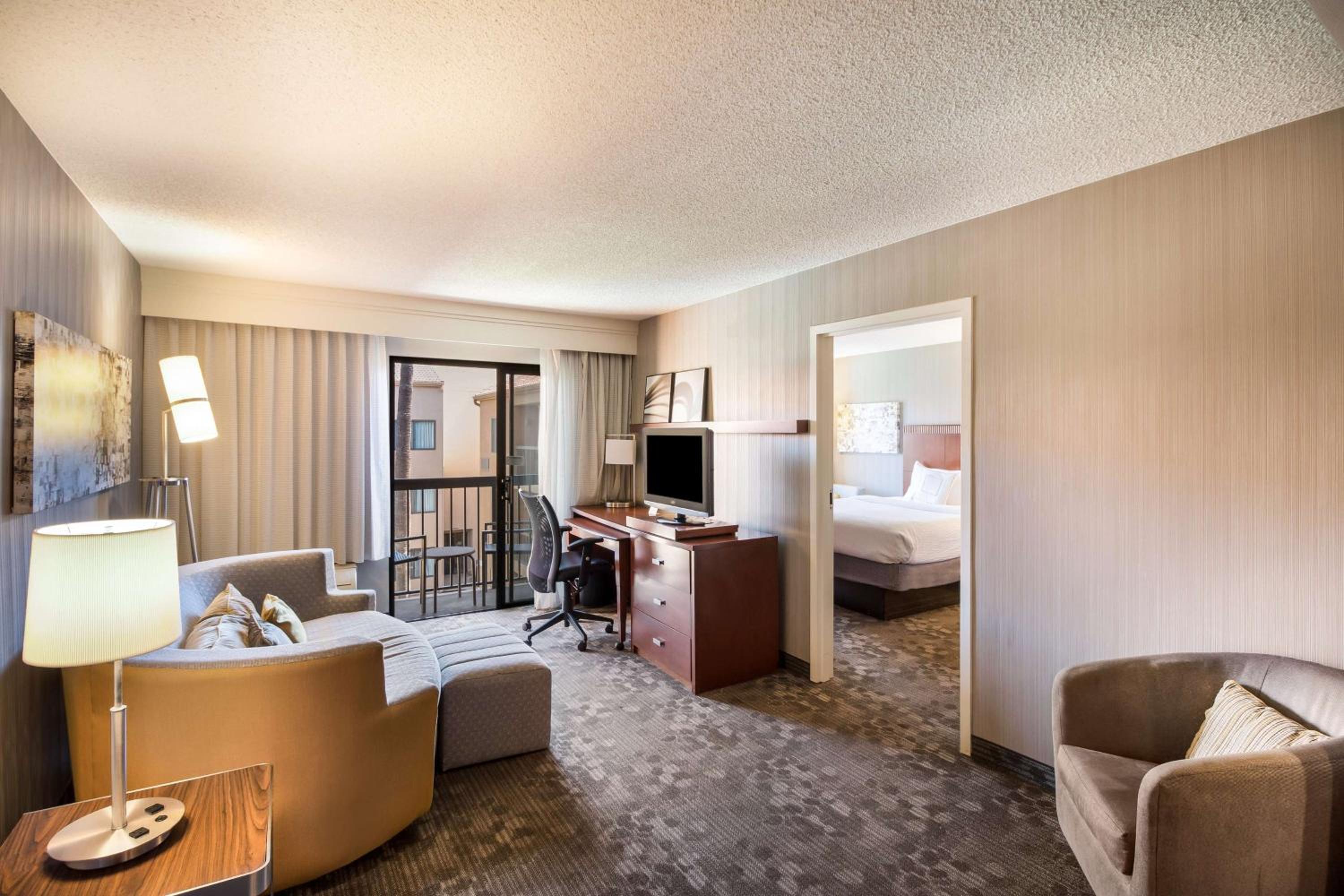 One-Bedroom King Suite with Pool View - Photo 1