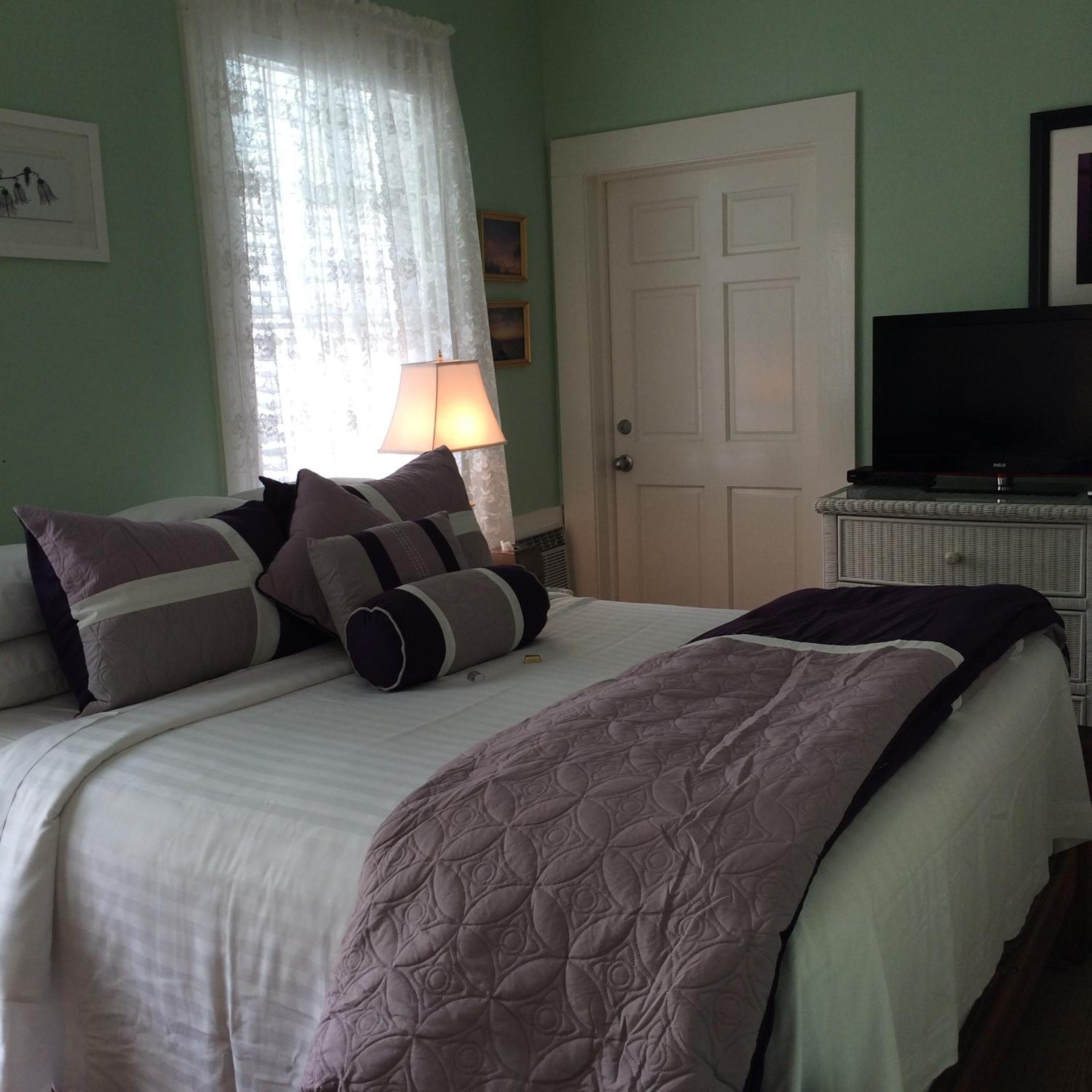 Queen Room with Balcony photo 1