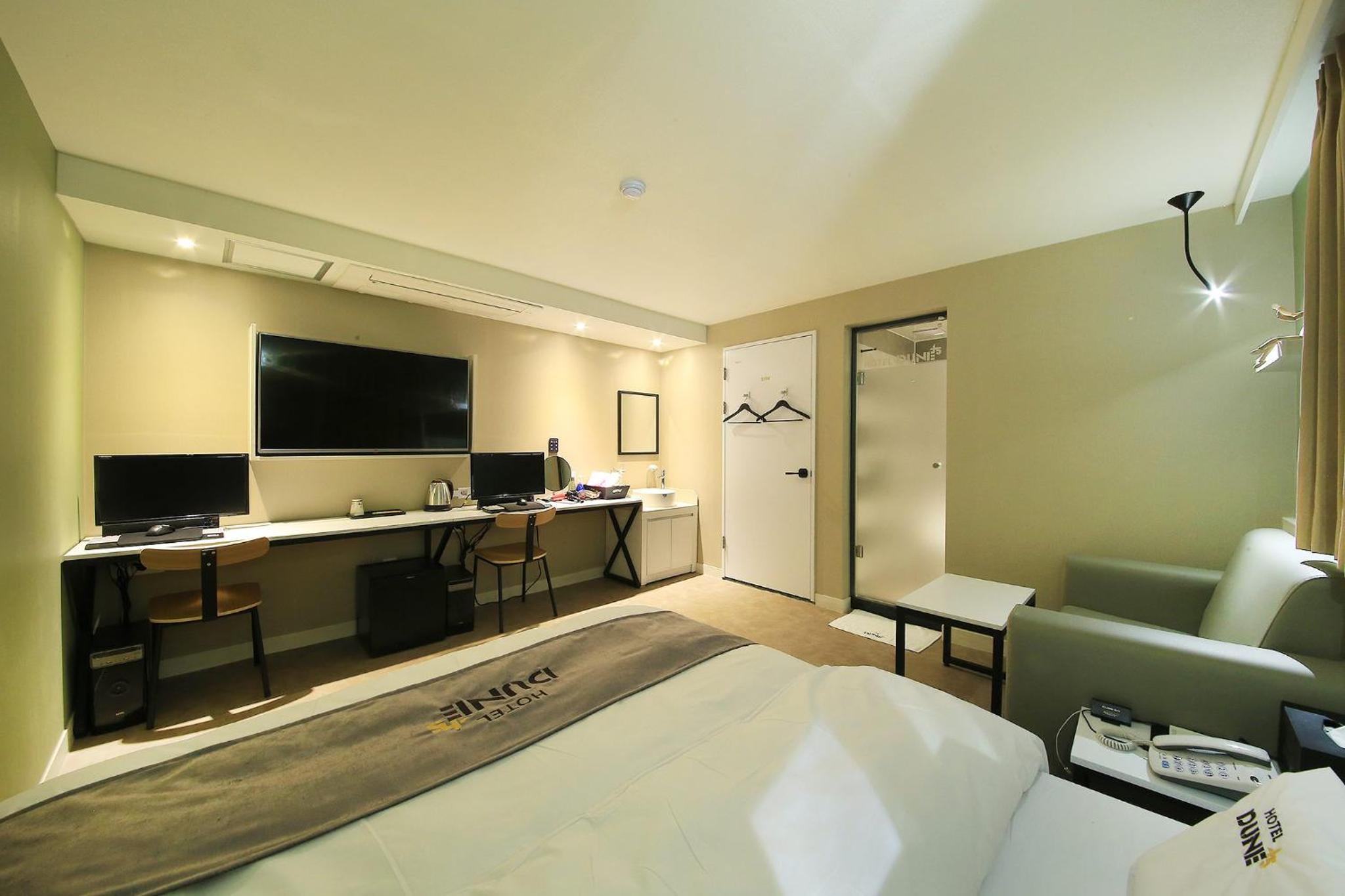 Deluxe Double Room - Photo 1