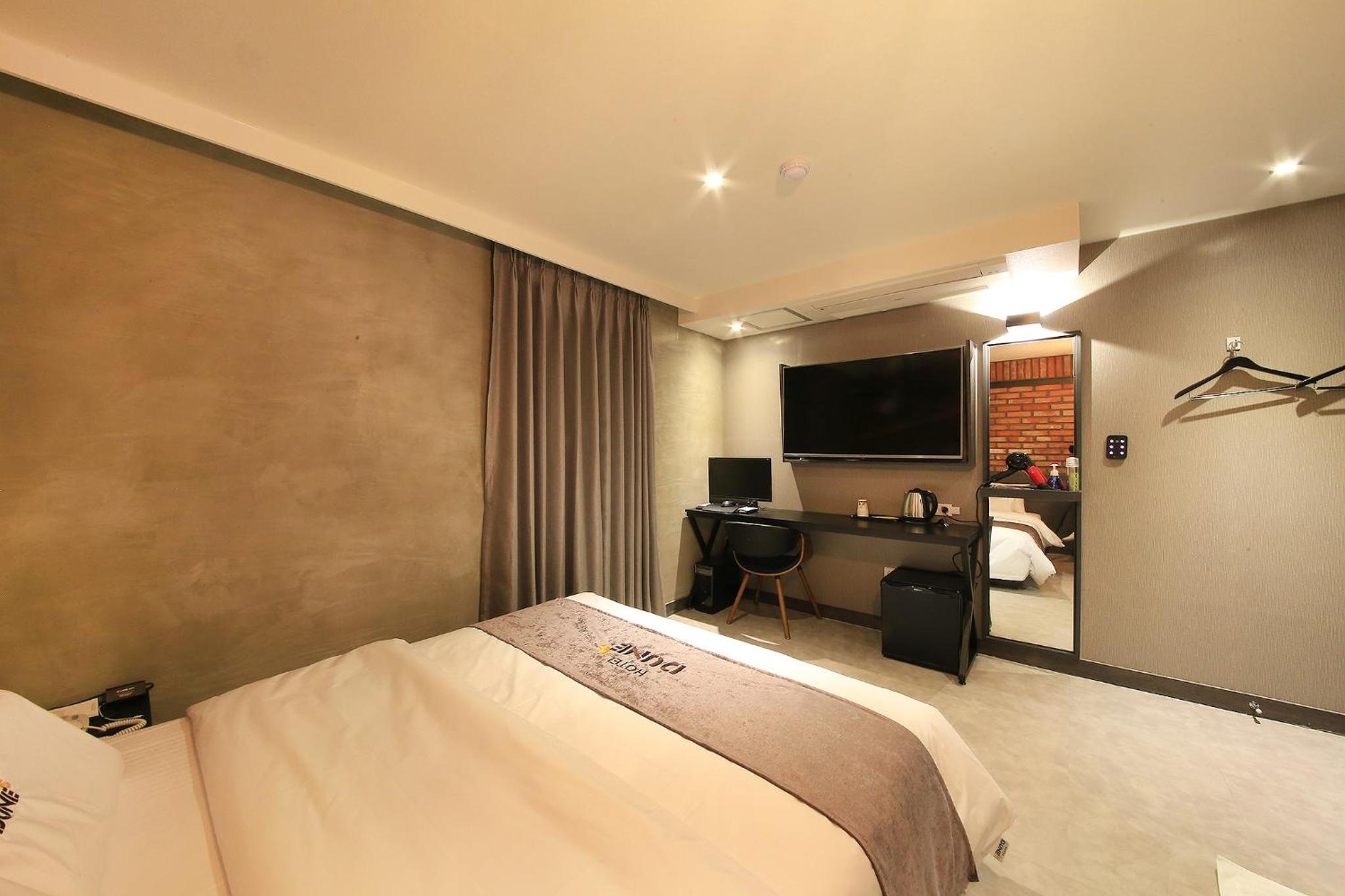 Standard Double Room - Photo 1