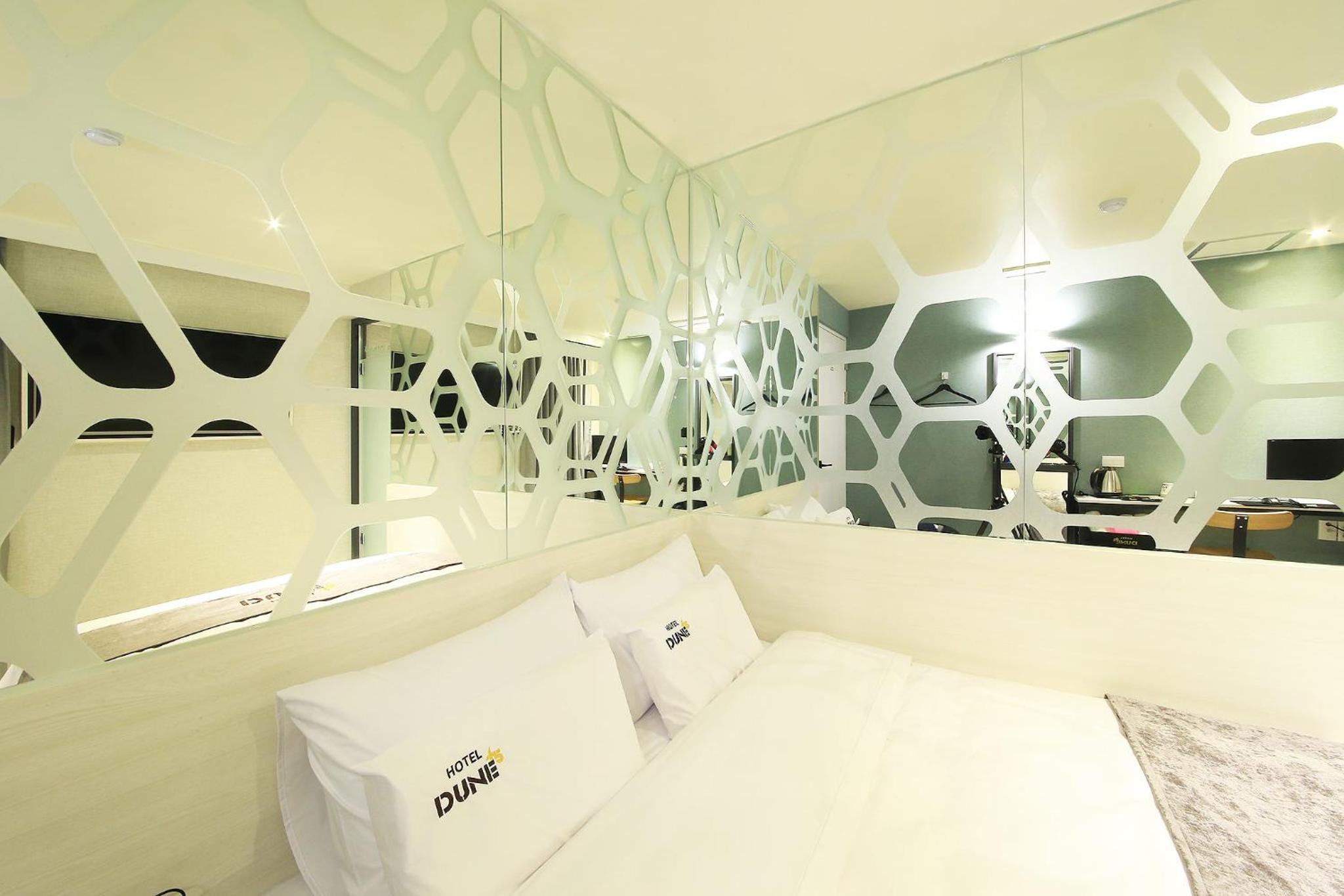 Double Room with Terrace - Photo 6