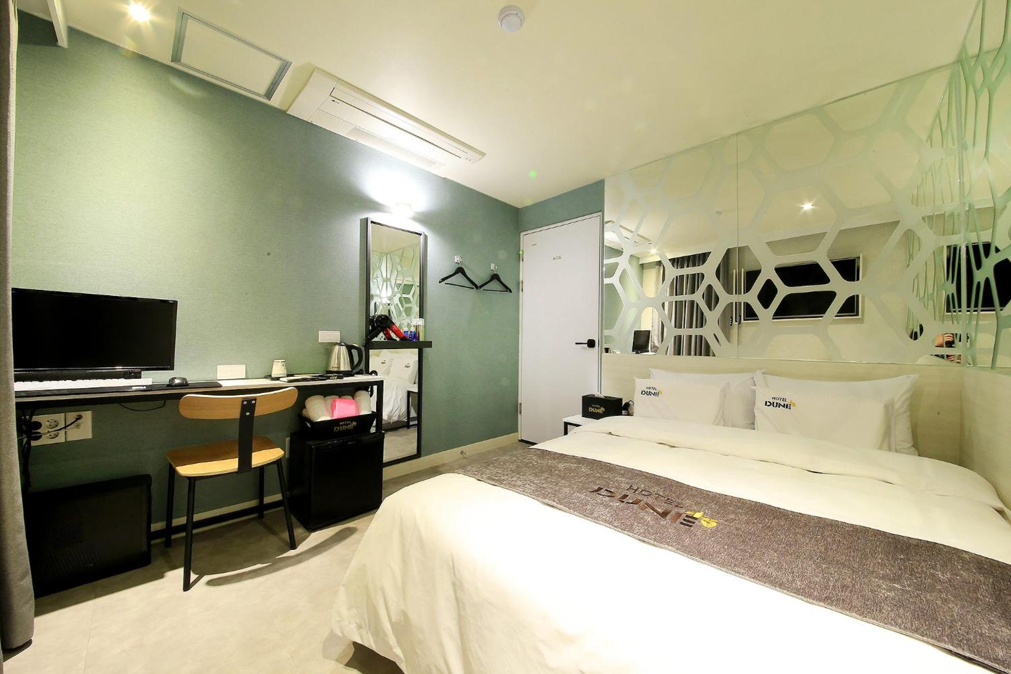 Double Room with Terrace - Photo 5