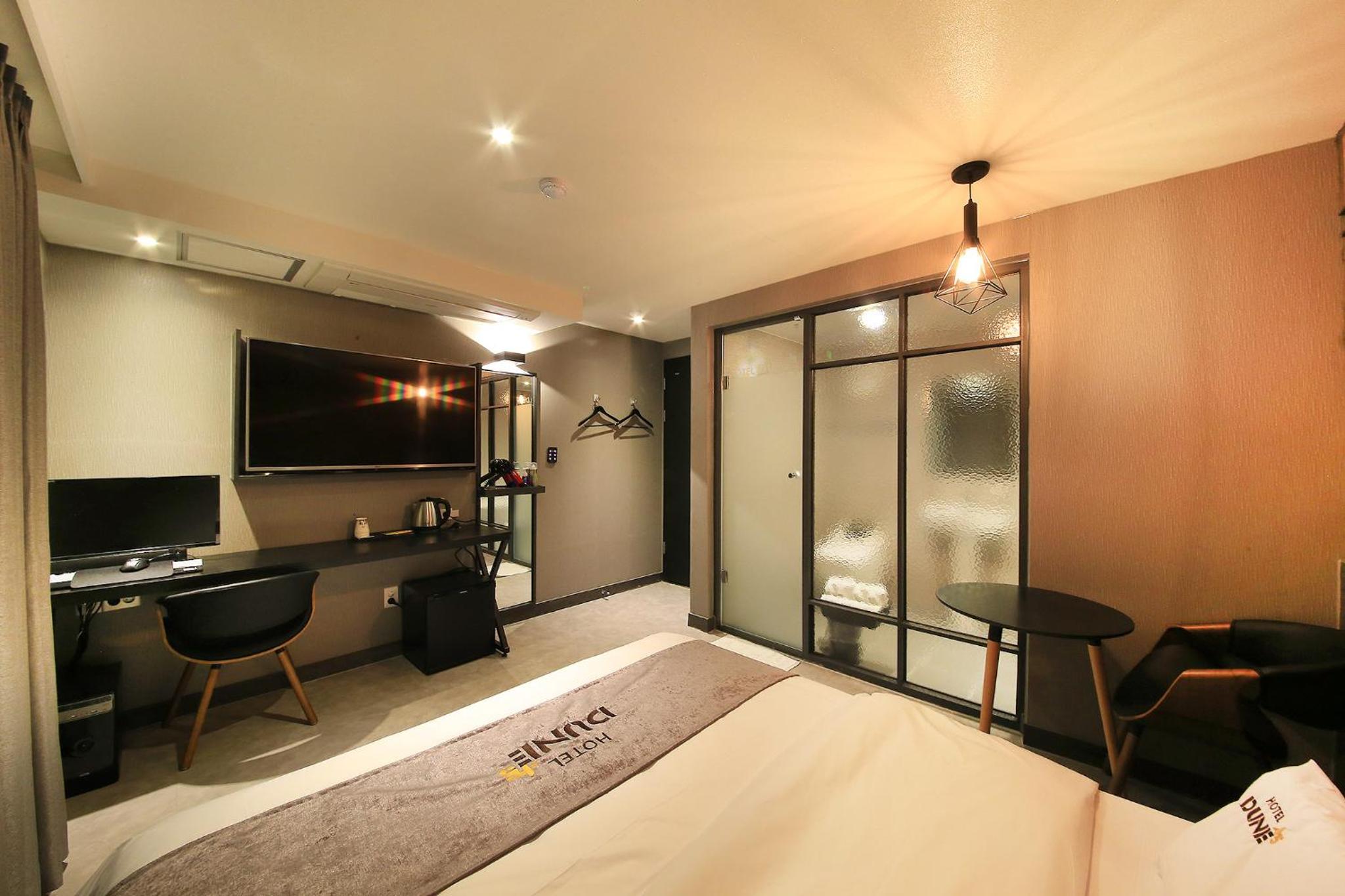 Standard Double Room - Photo 4