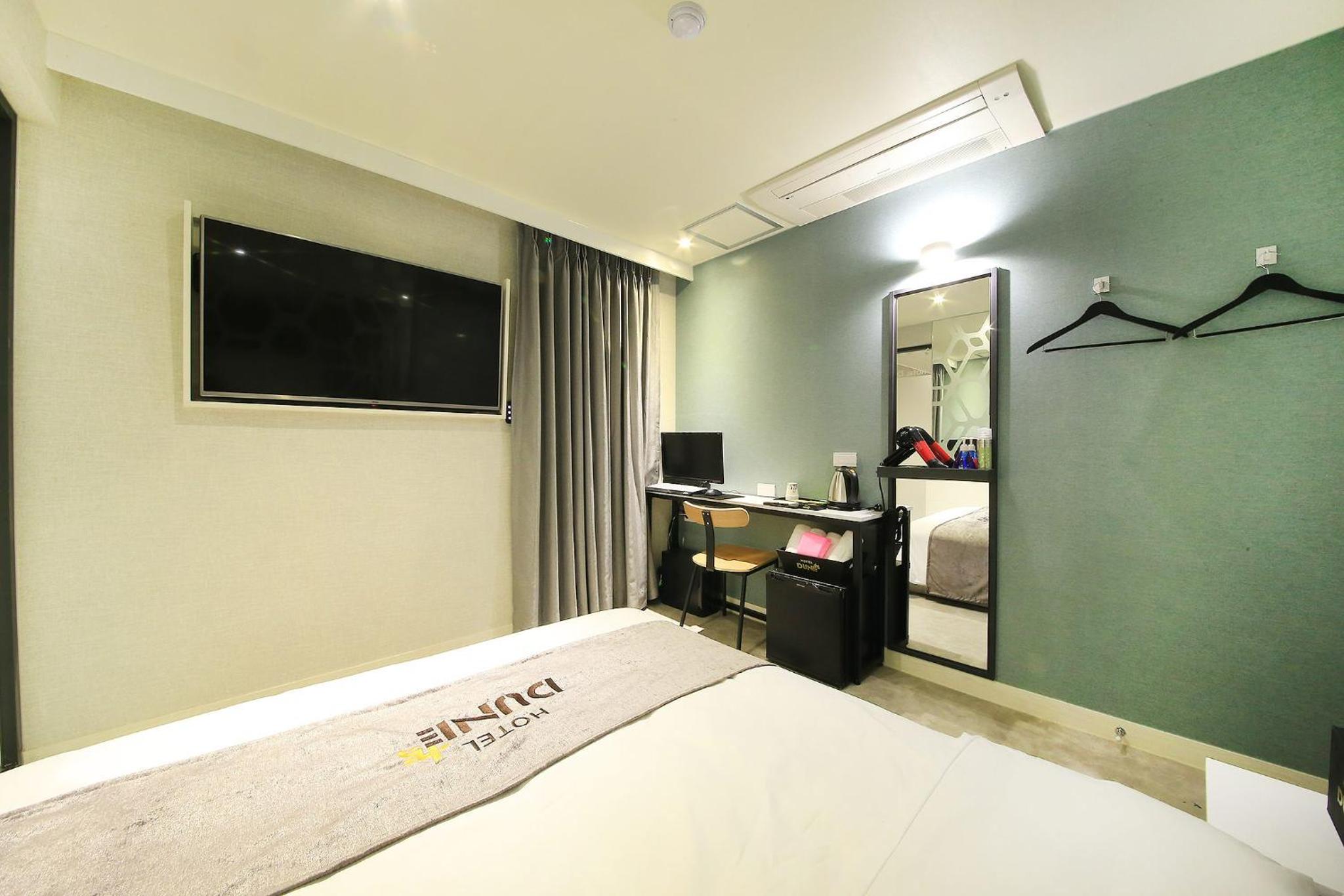Double Room with Terrace - Photo 2