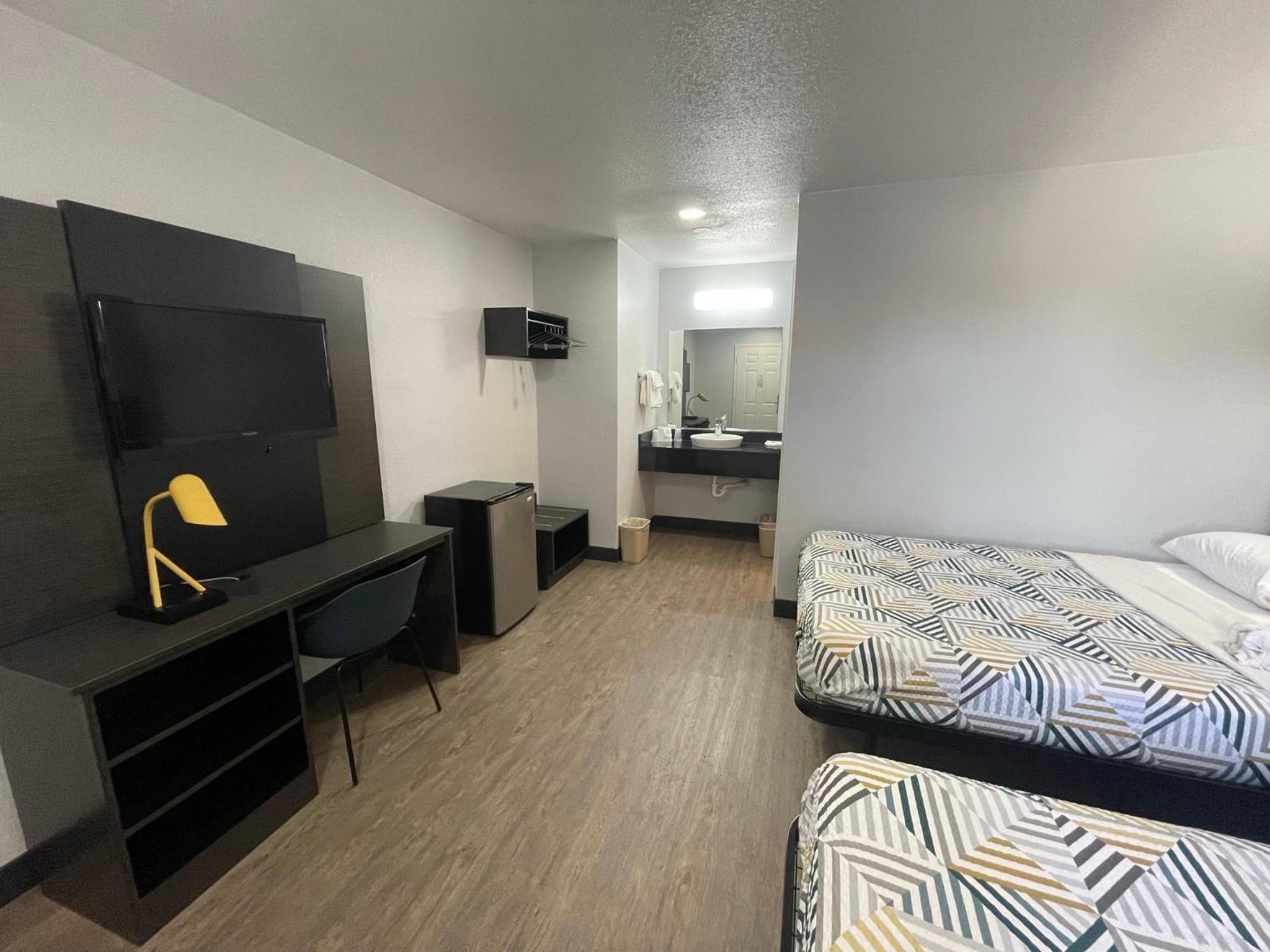 Double Room with Two Double Beds - Smoking