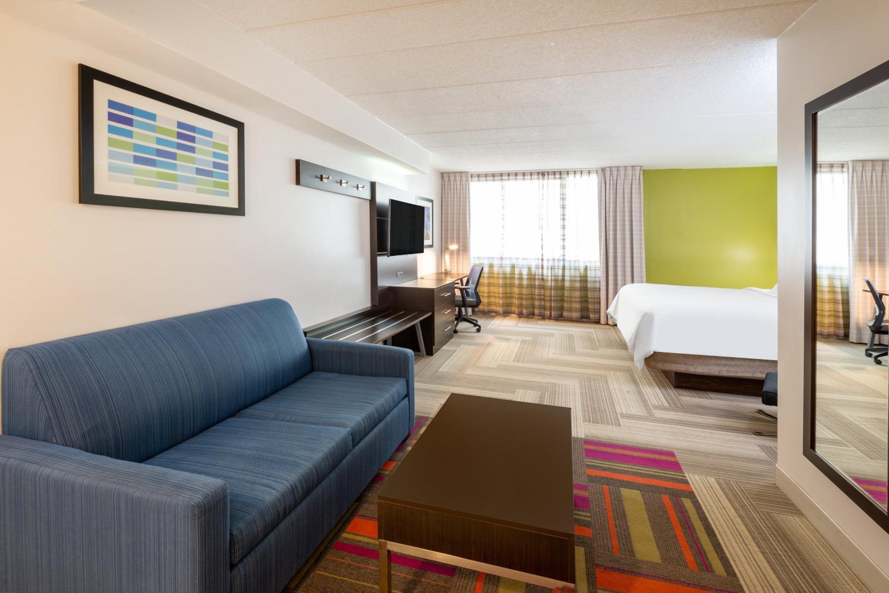 Premium King Room with Jetted Tub - Photo 8