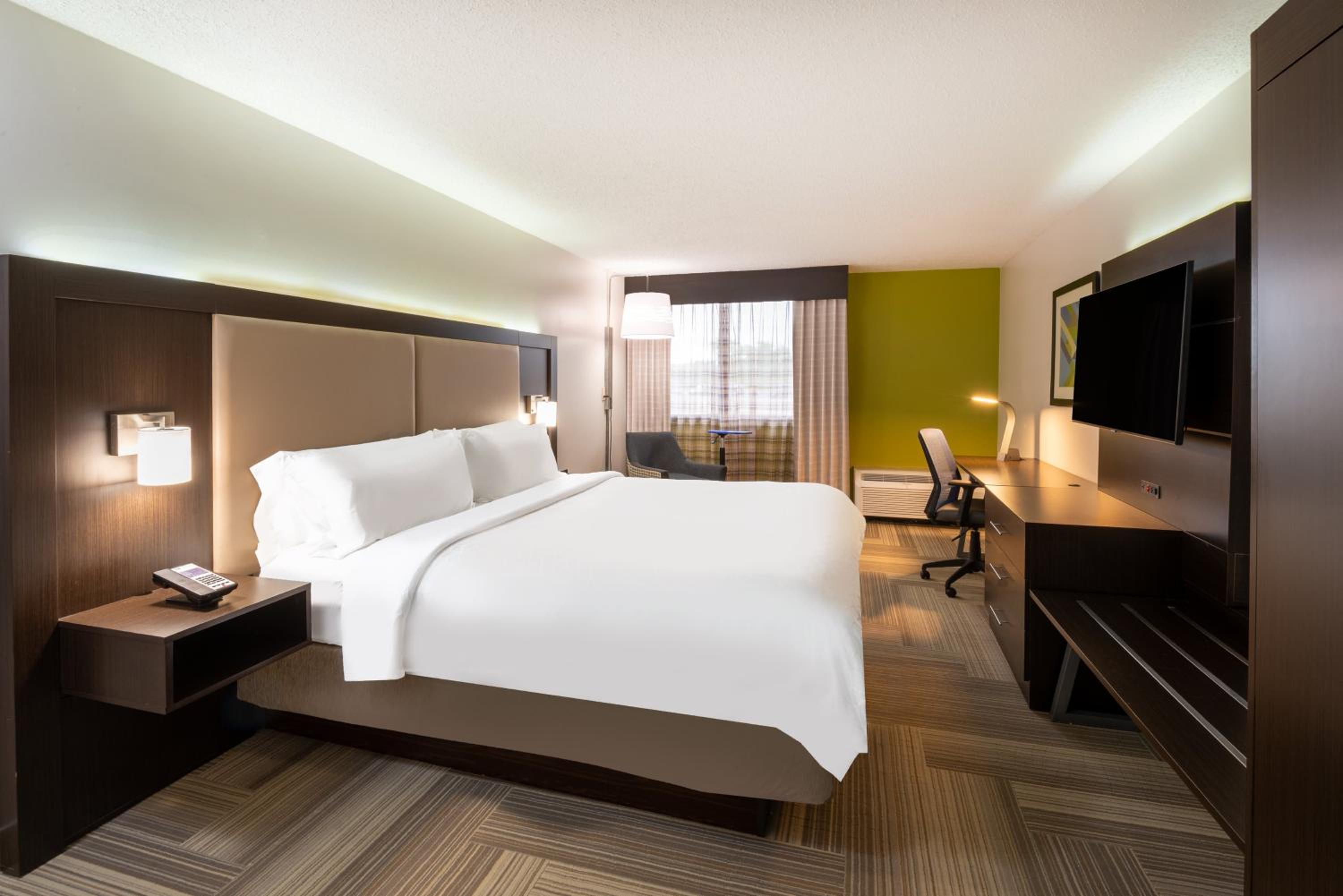 Standard King Room - Photo 1