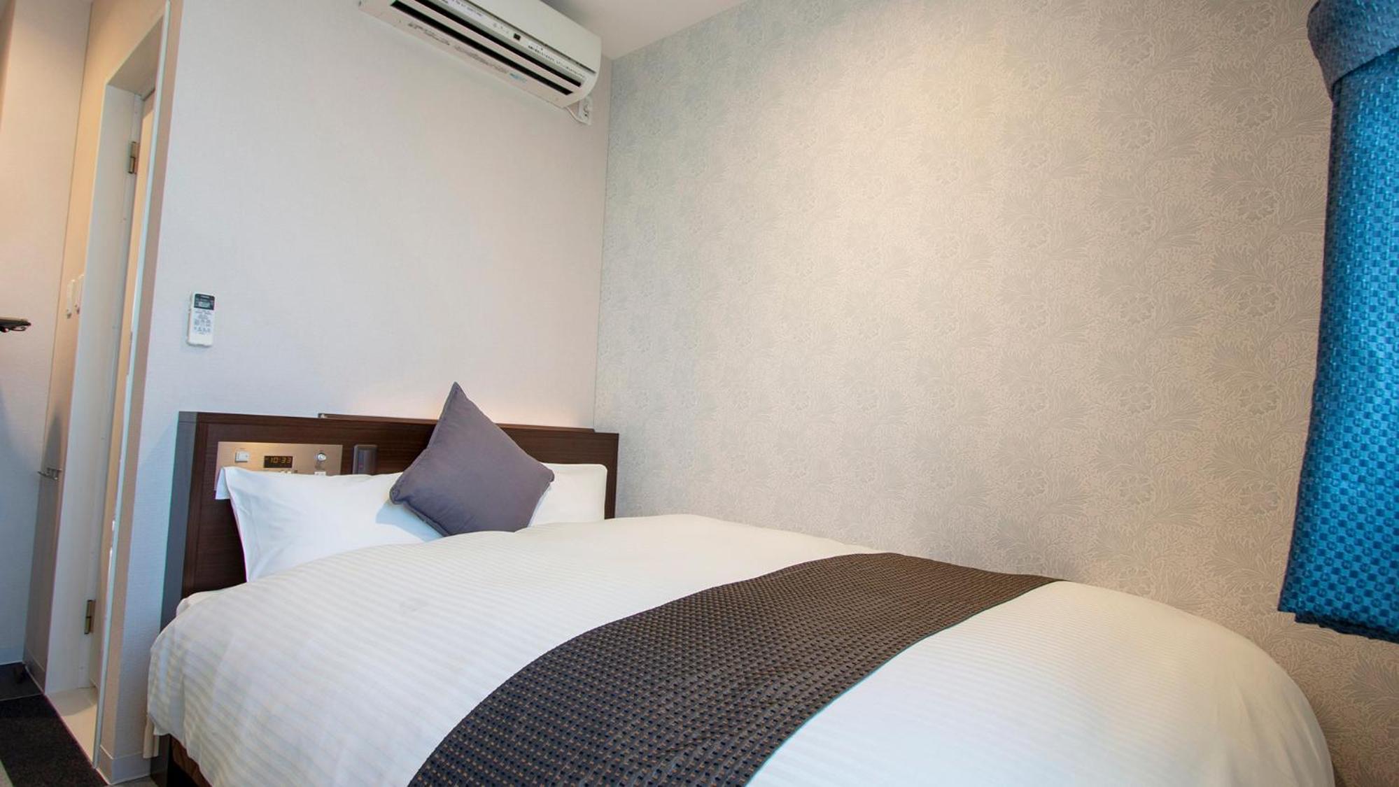 Single Room with Double Bed - Smoking (E-Cigarettes Only) - Photo 1