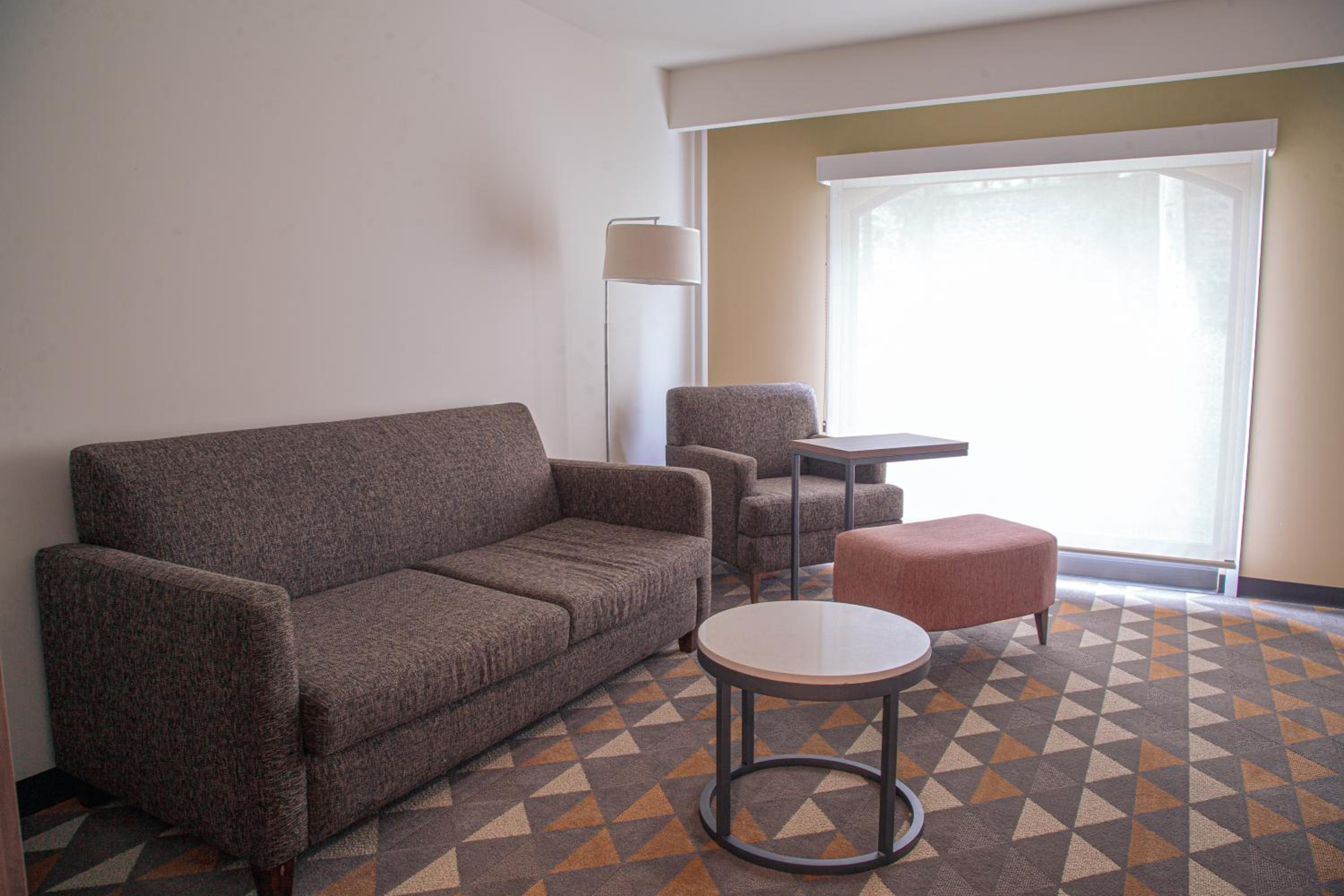 One-Bedroom King Suite photo 1