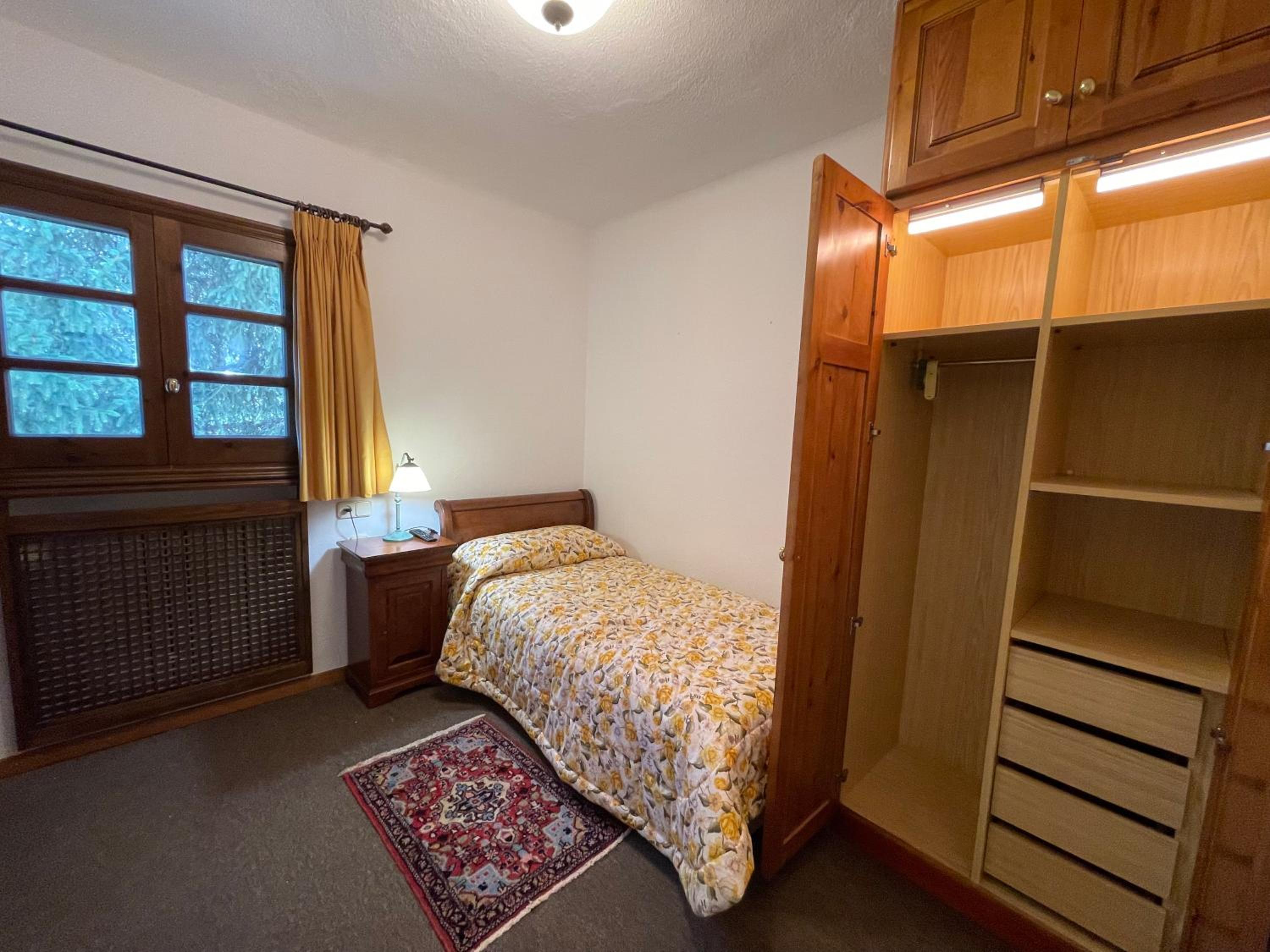 Single Room With Private Bathroom photo 3