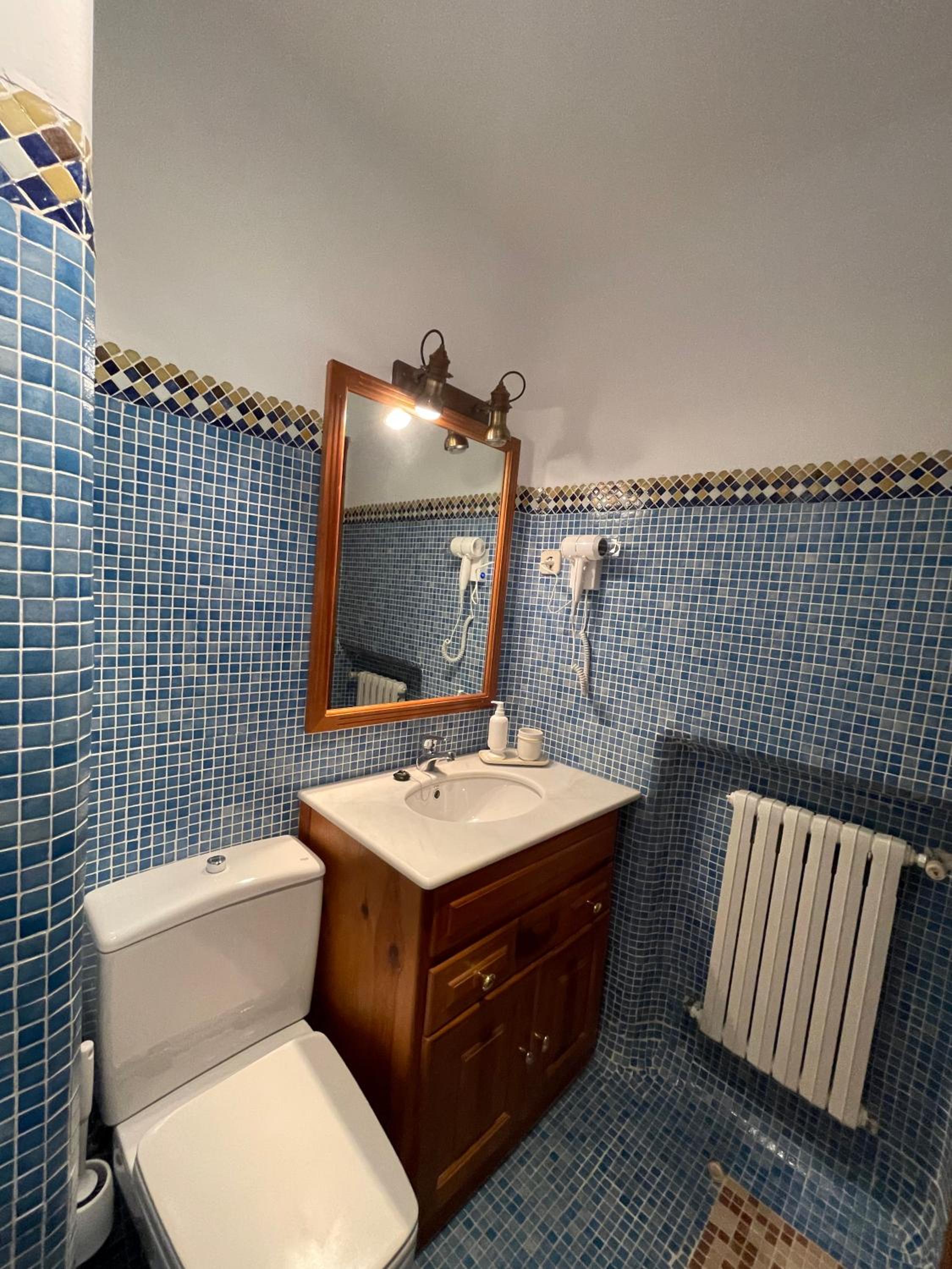 Single Room With Private Bathroom photo 2