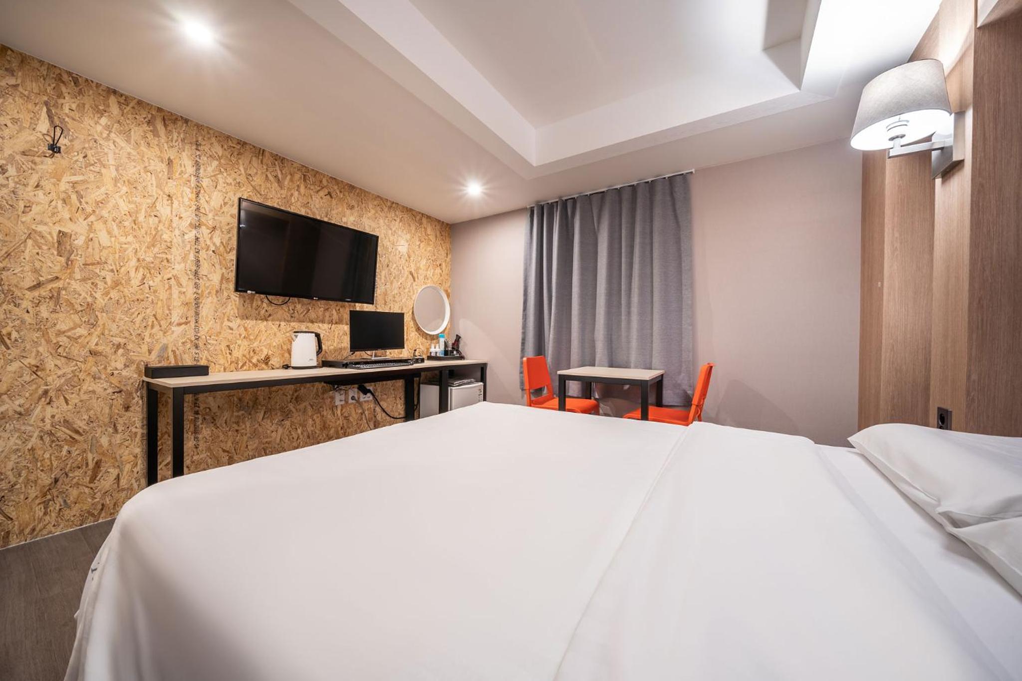 Economy Triple Room - Photo 3