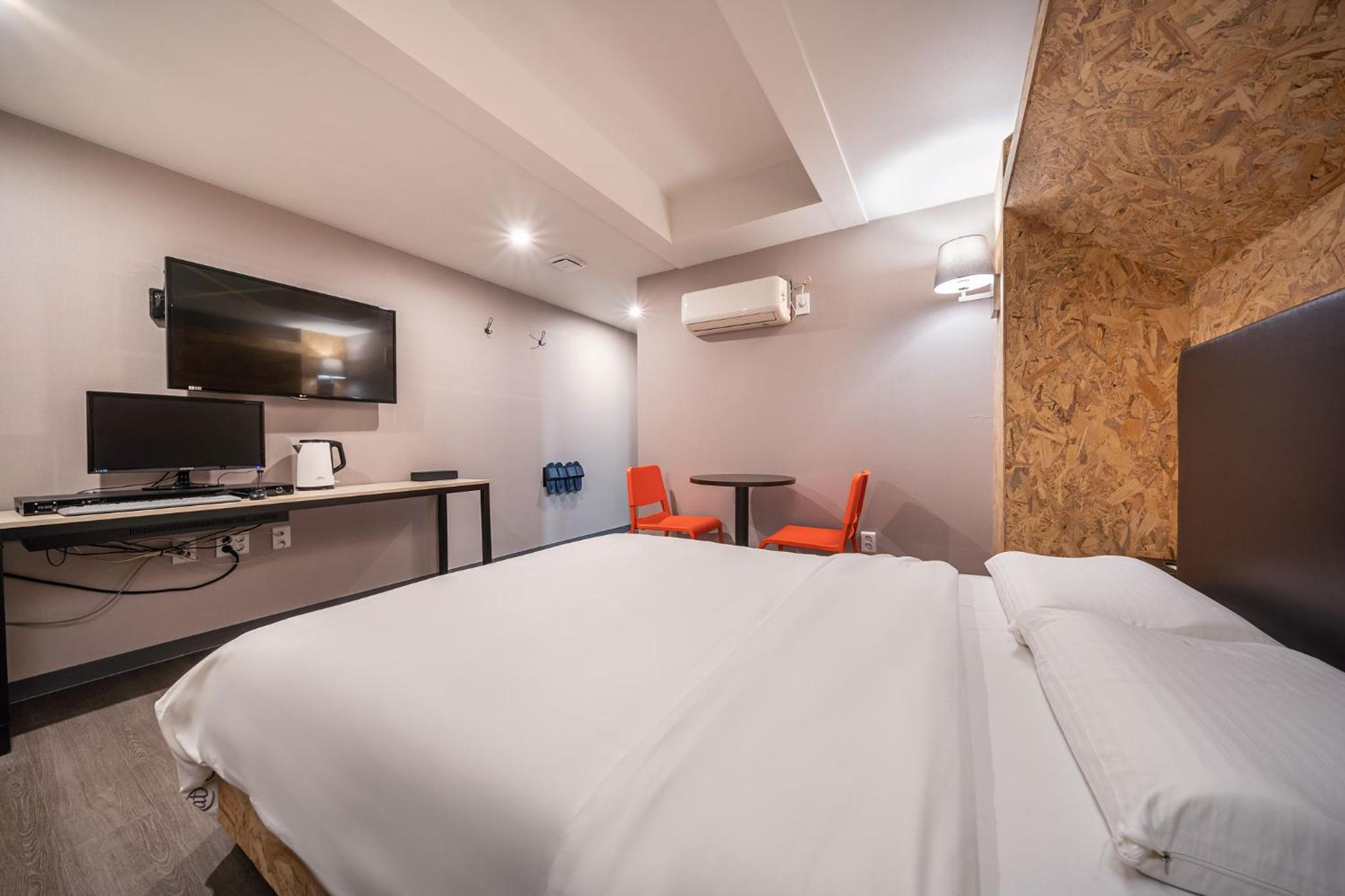 Economy Triple Room - Photo 6