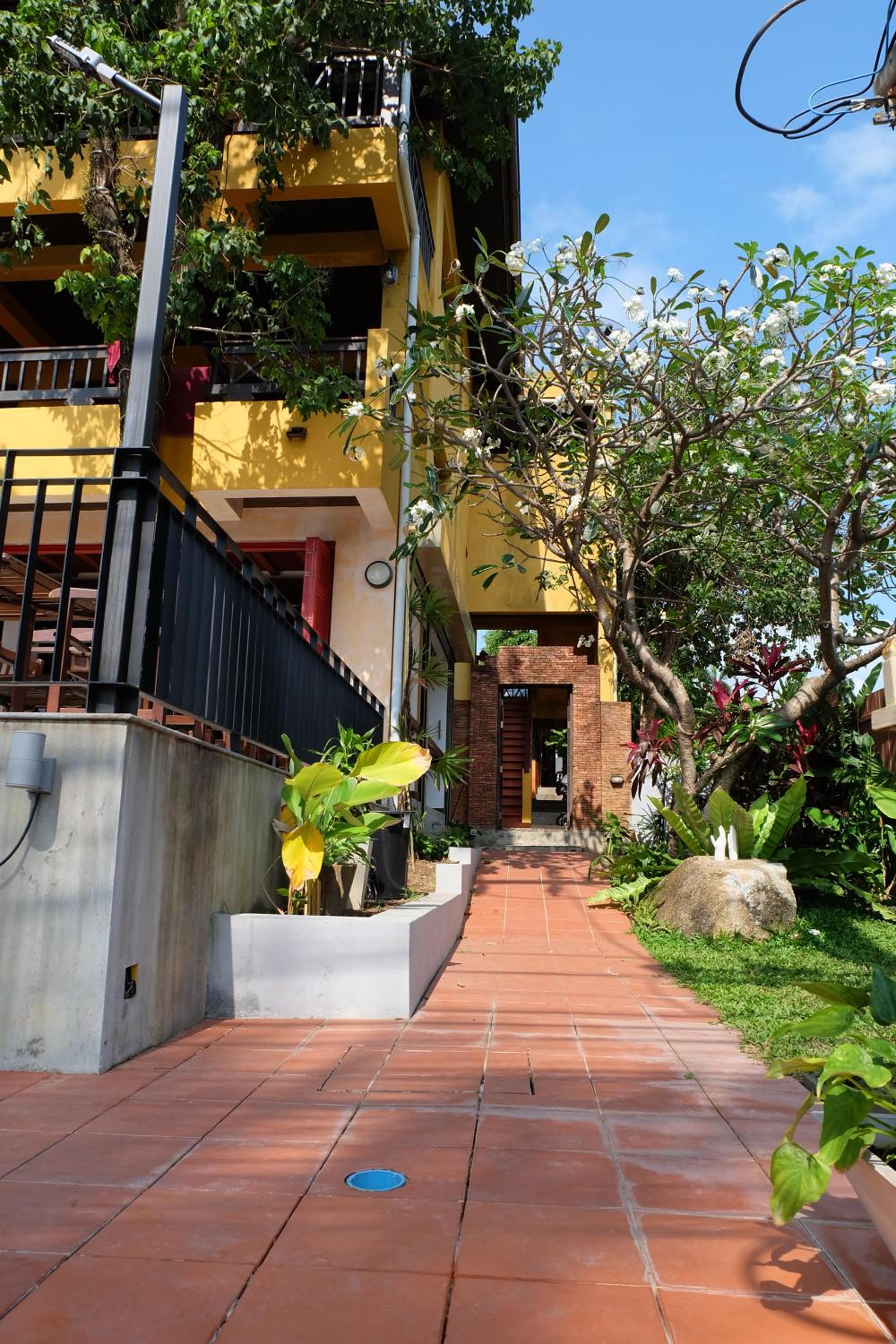 Deluxe Double Room with Balcony photo 3