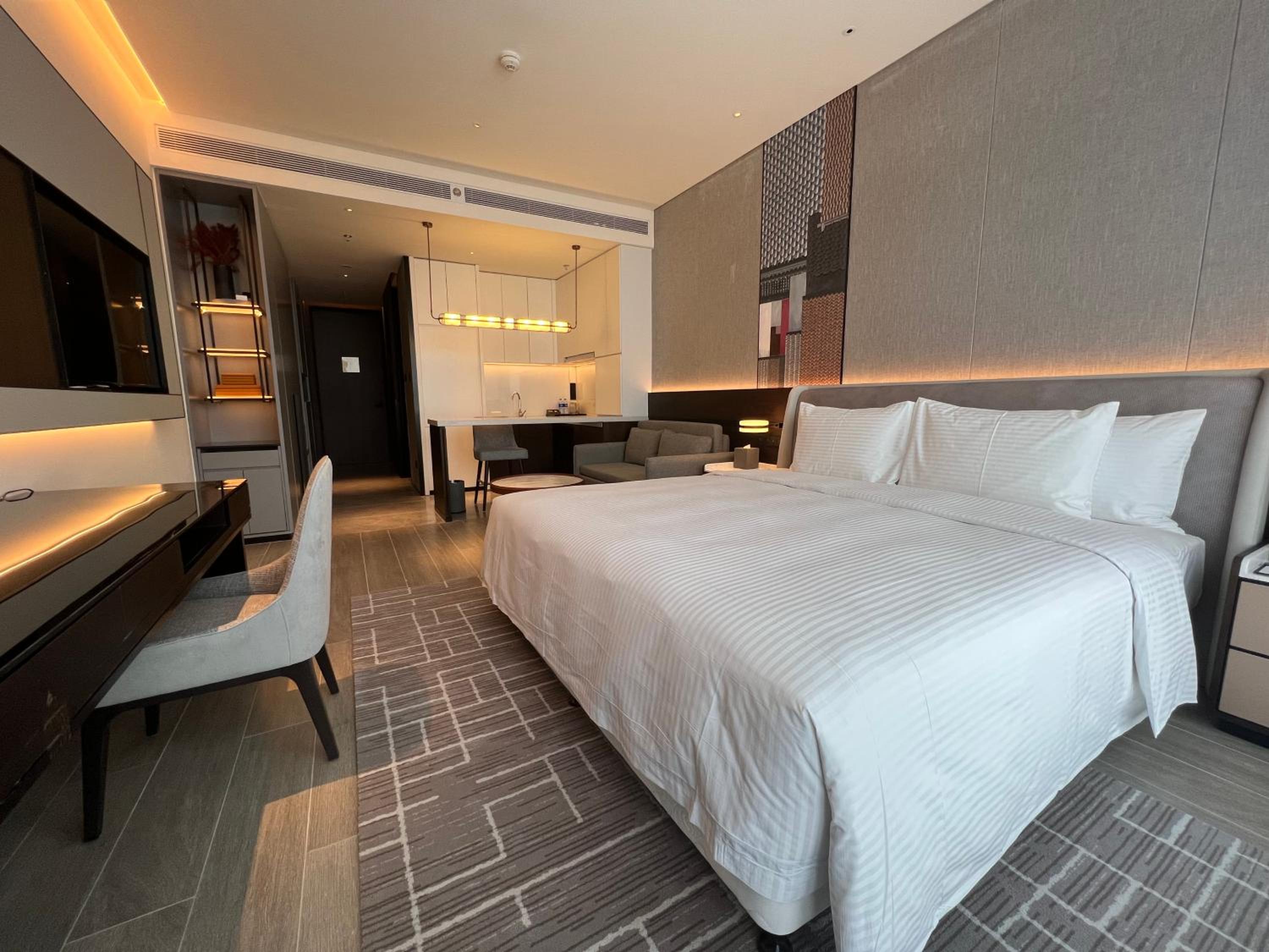 Superior Deluxe King Room