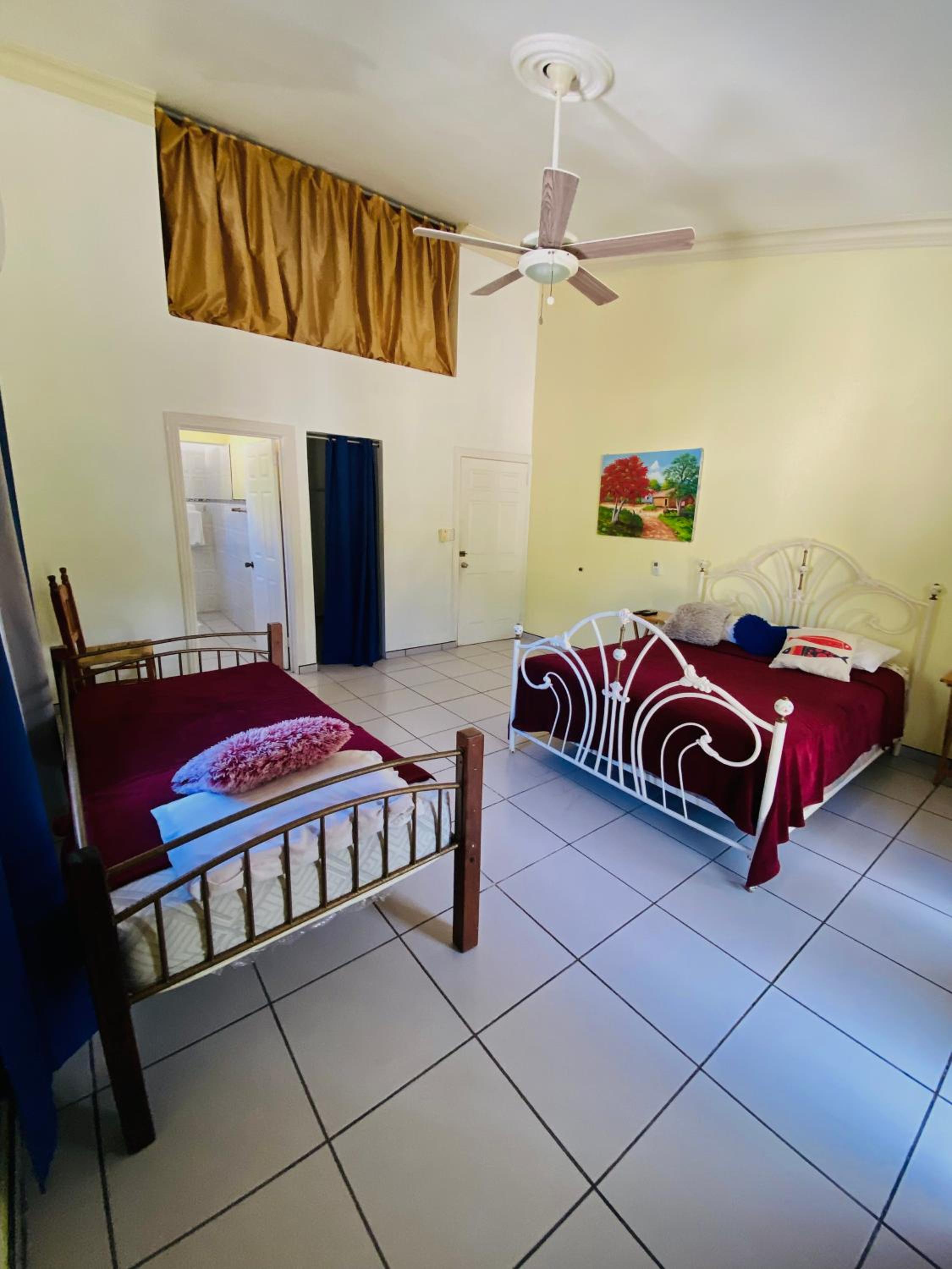 Deluxe Room (2 Adults + 1 Child)