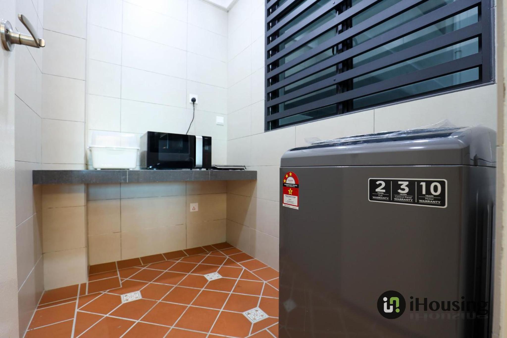 Two-Bedroom Apartment - Photo 9
