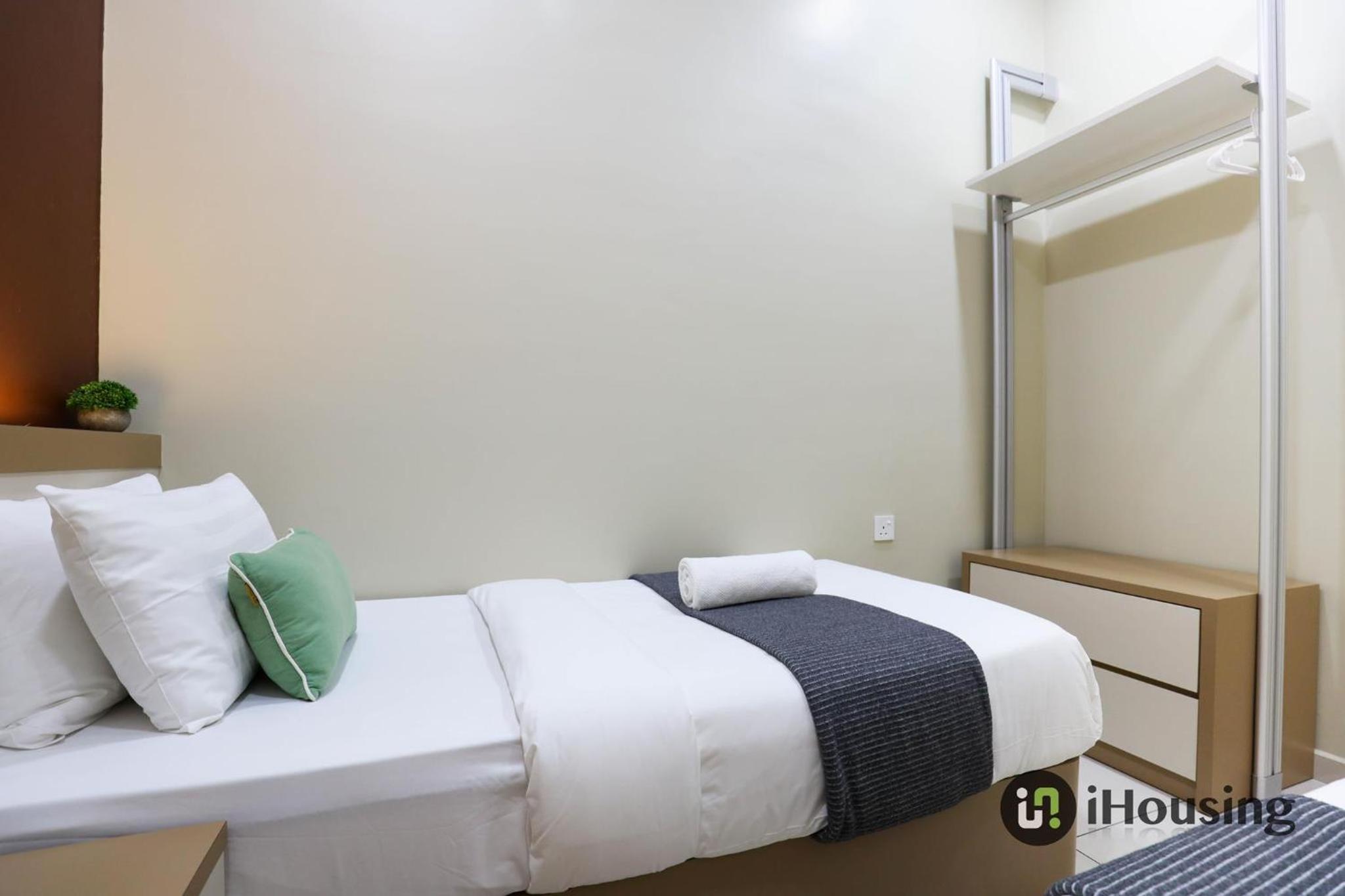 Two-Bedroom Apartment - Photo 21