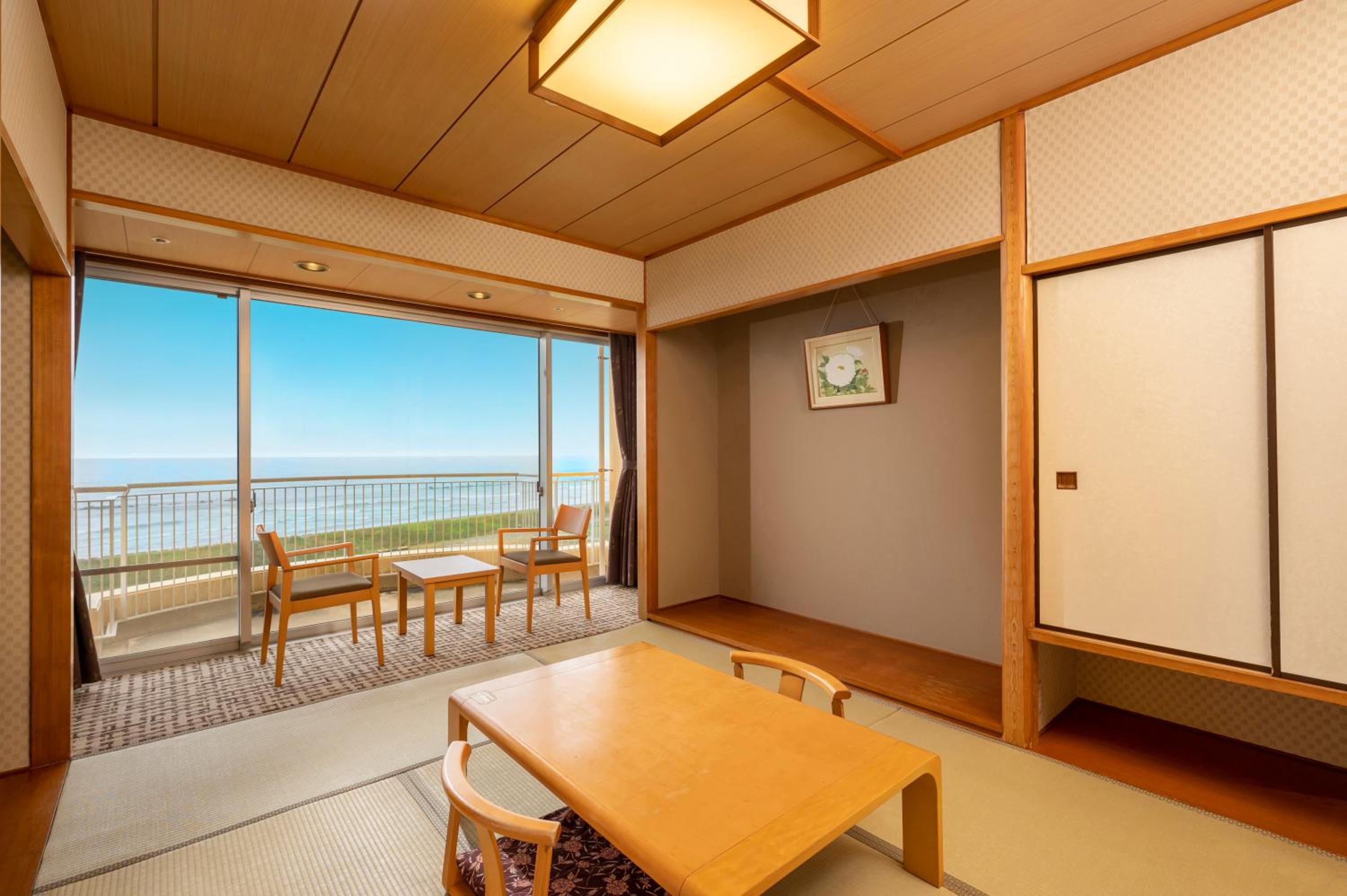 Japanese-style Room with 6 Tatami (MAX 3 Adults)