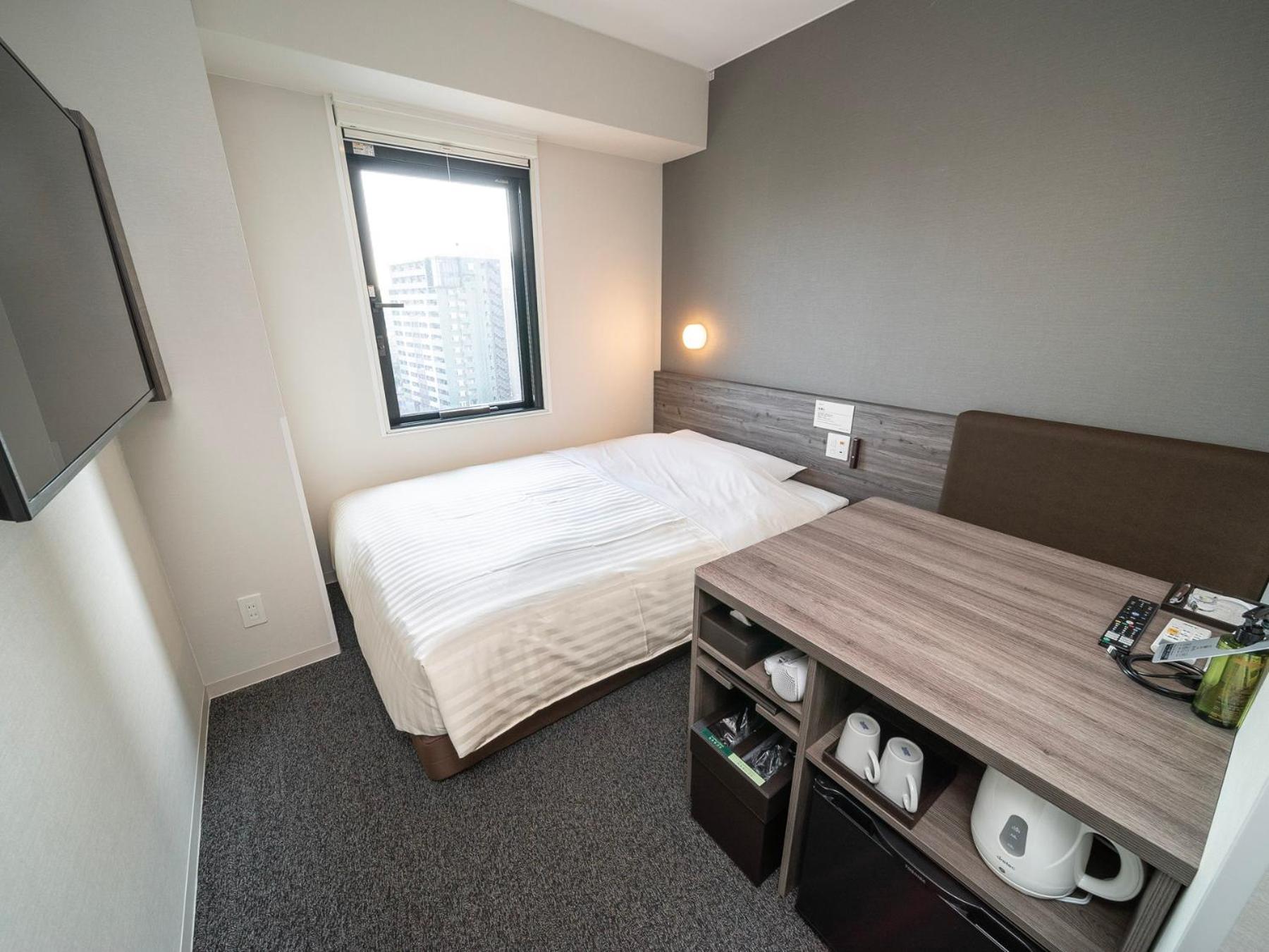 Double Room with Wide Desk - Non-Smoking - Photo 1