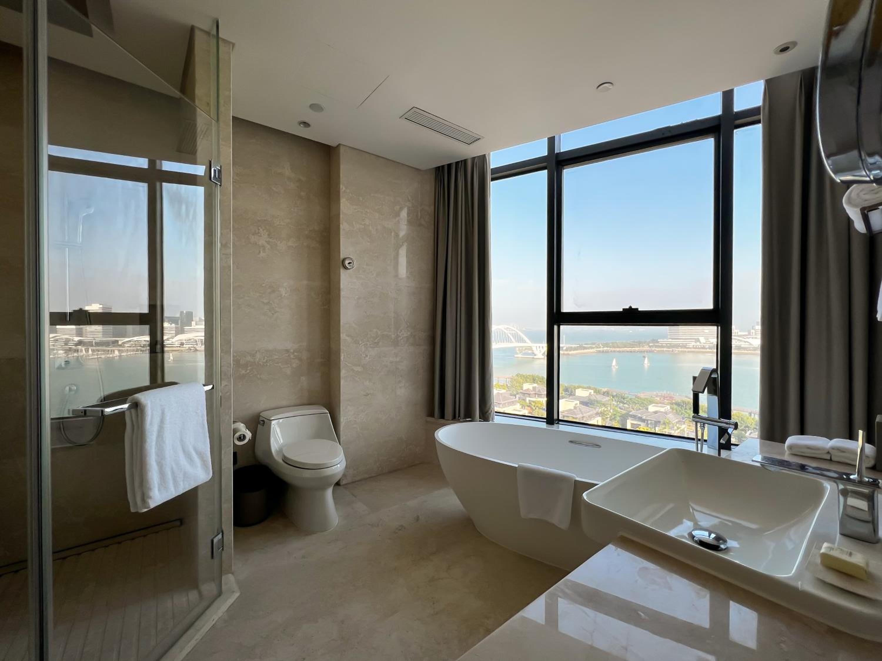 Premium Sea View King Room - Photo 2