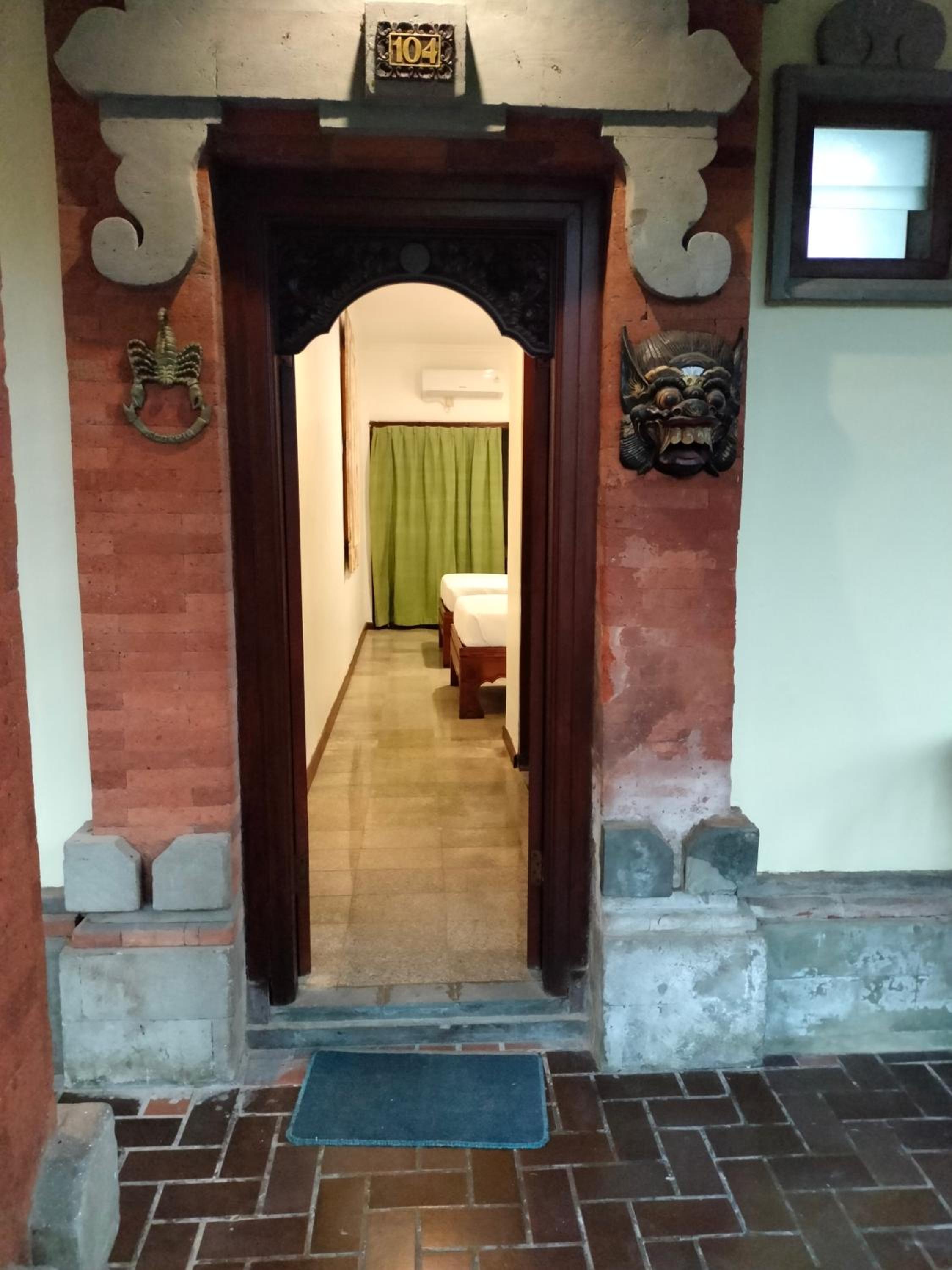 Small Twin Room - located near to lobby photo 3