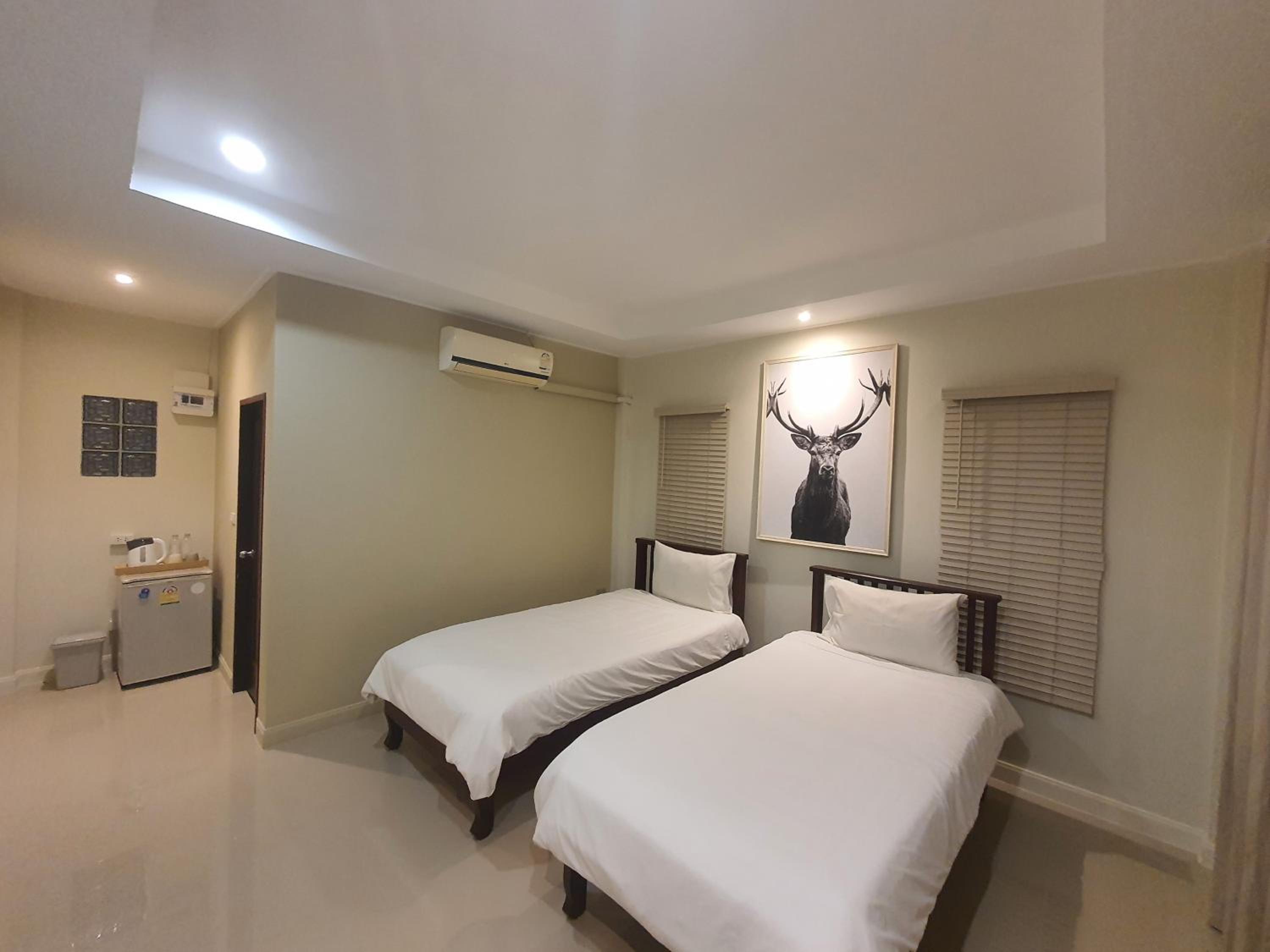 Deluxe Double or Twin Room - Photo 14
