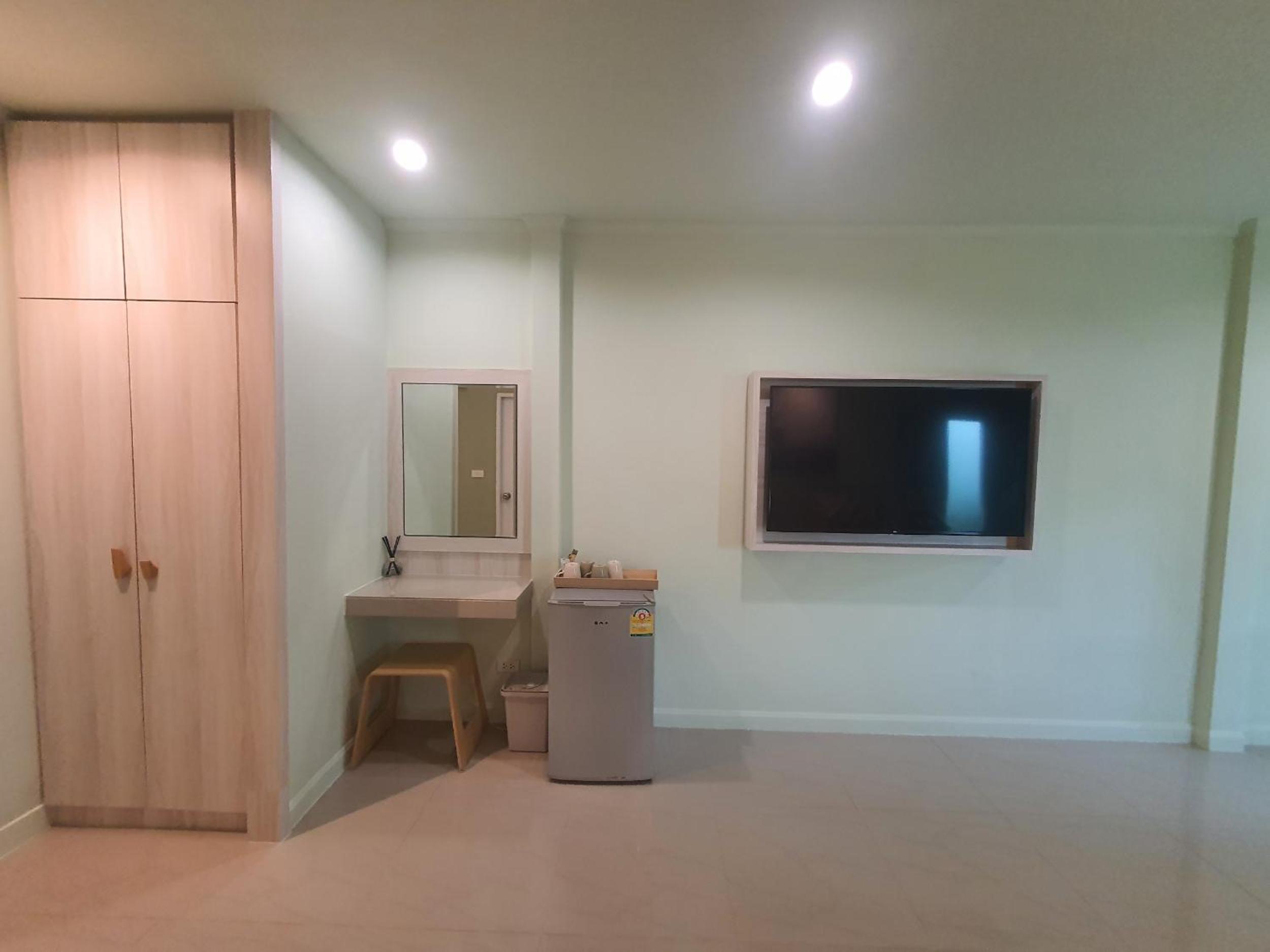 Superior Quadruple Room - Photo 10