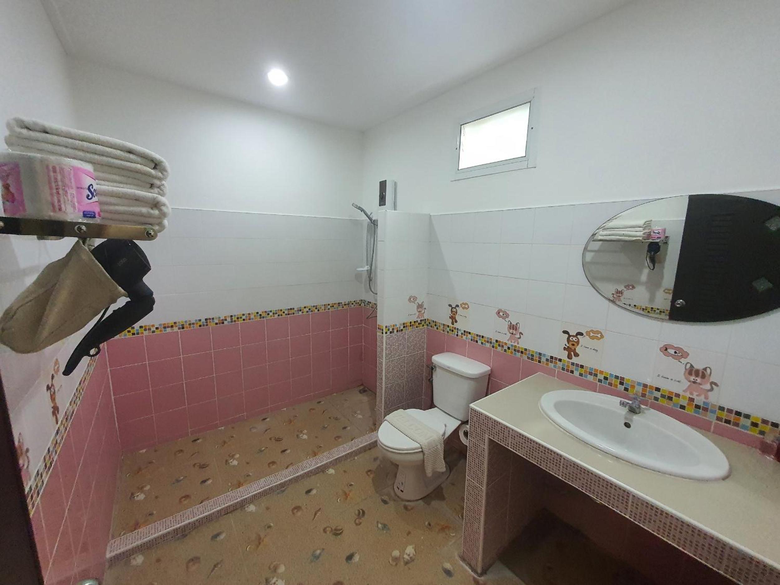 Superior Quadruple Room - Photo 2