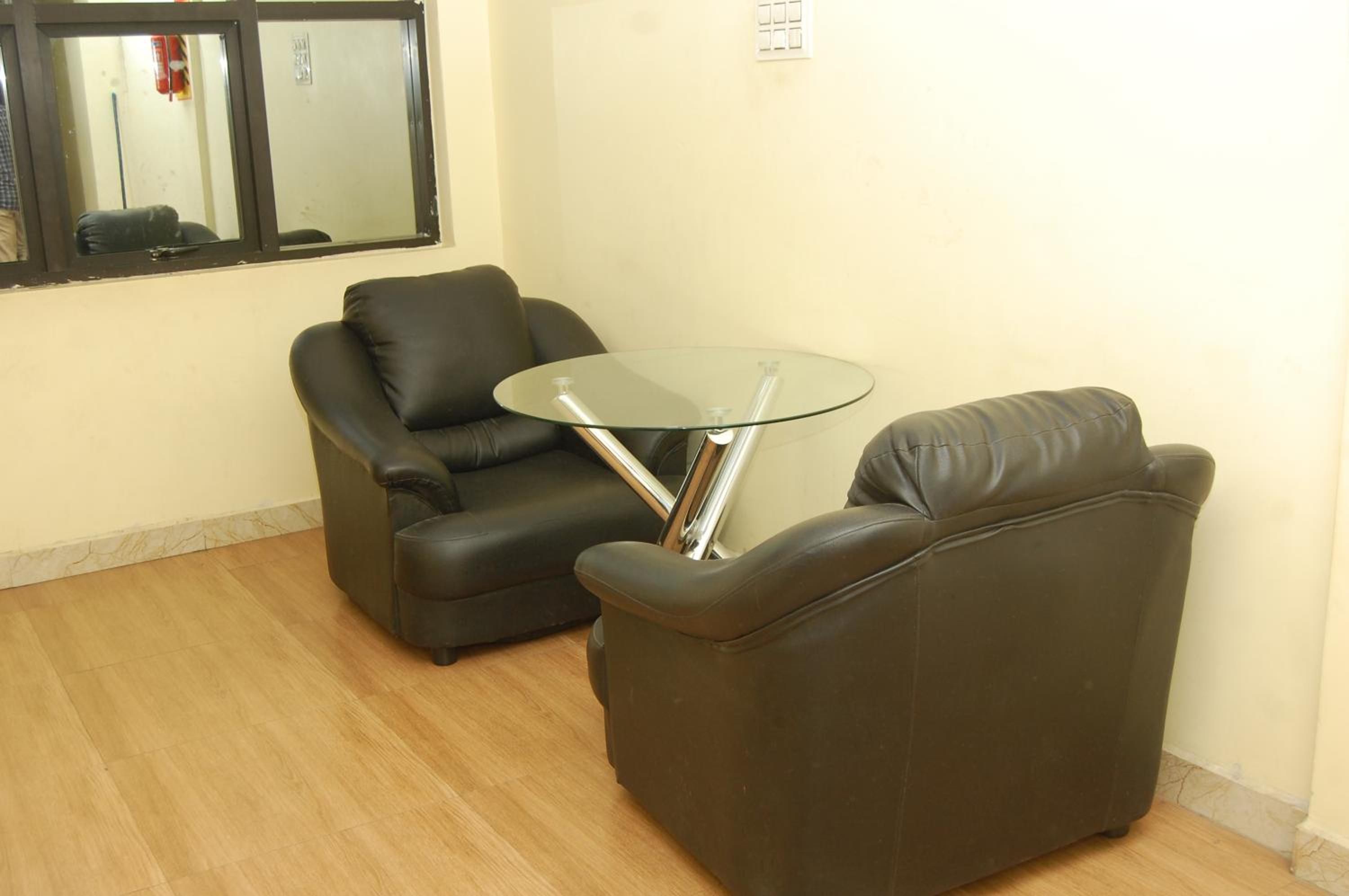 Family Room photo 3