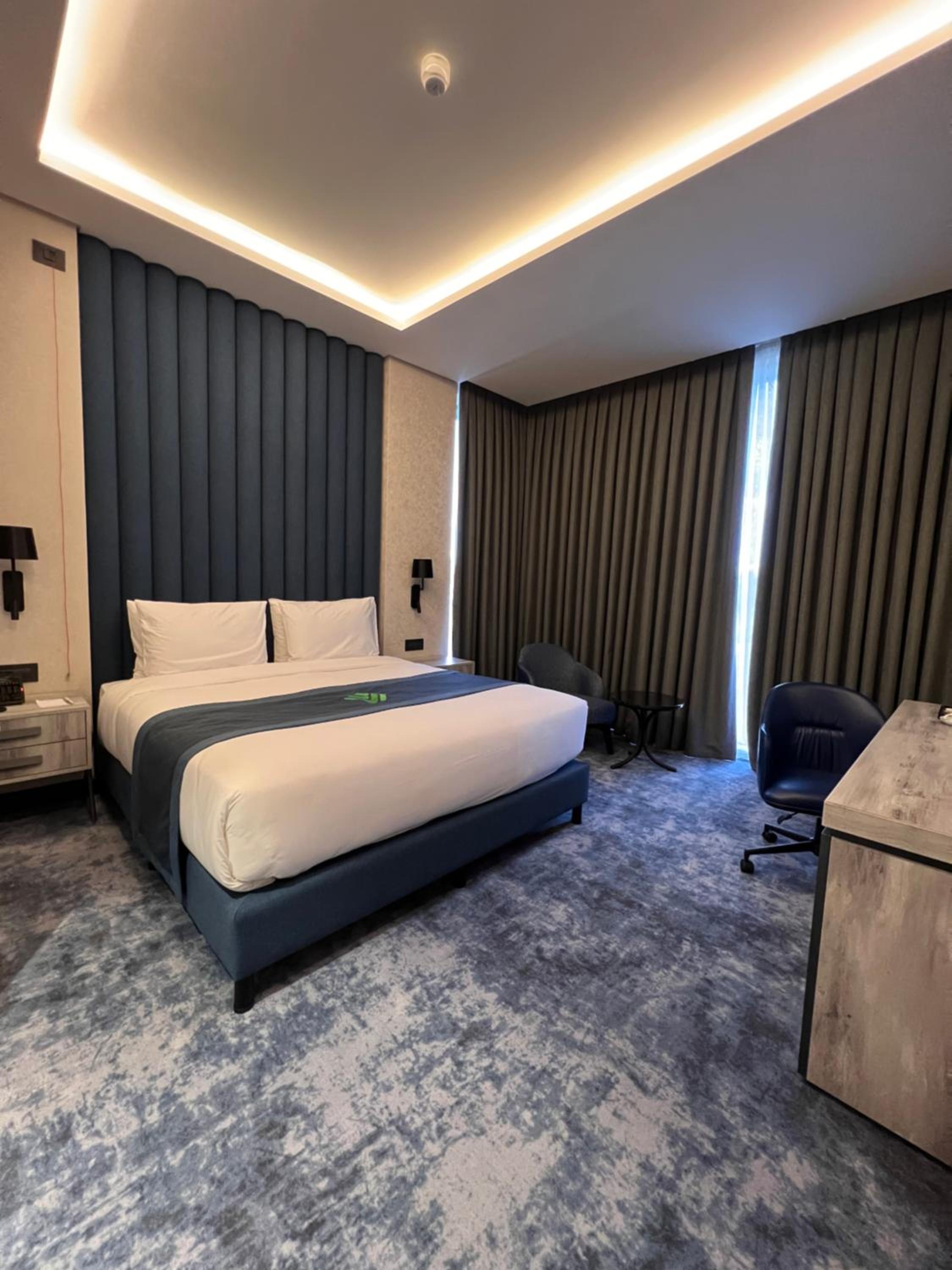 Standard Accessible Room - Photo 14