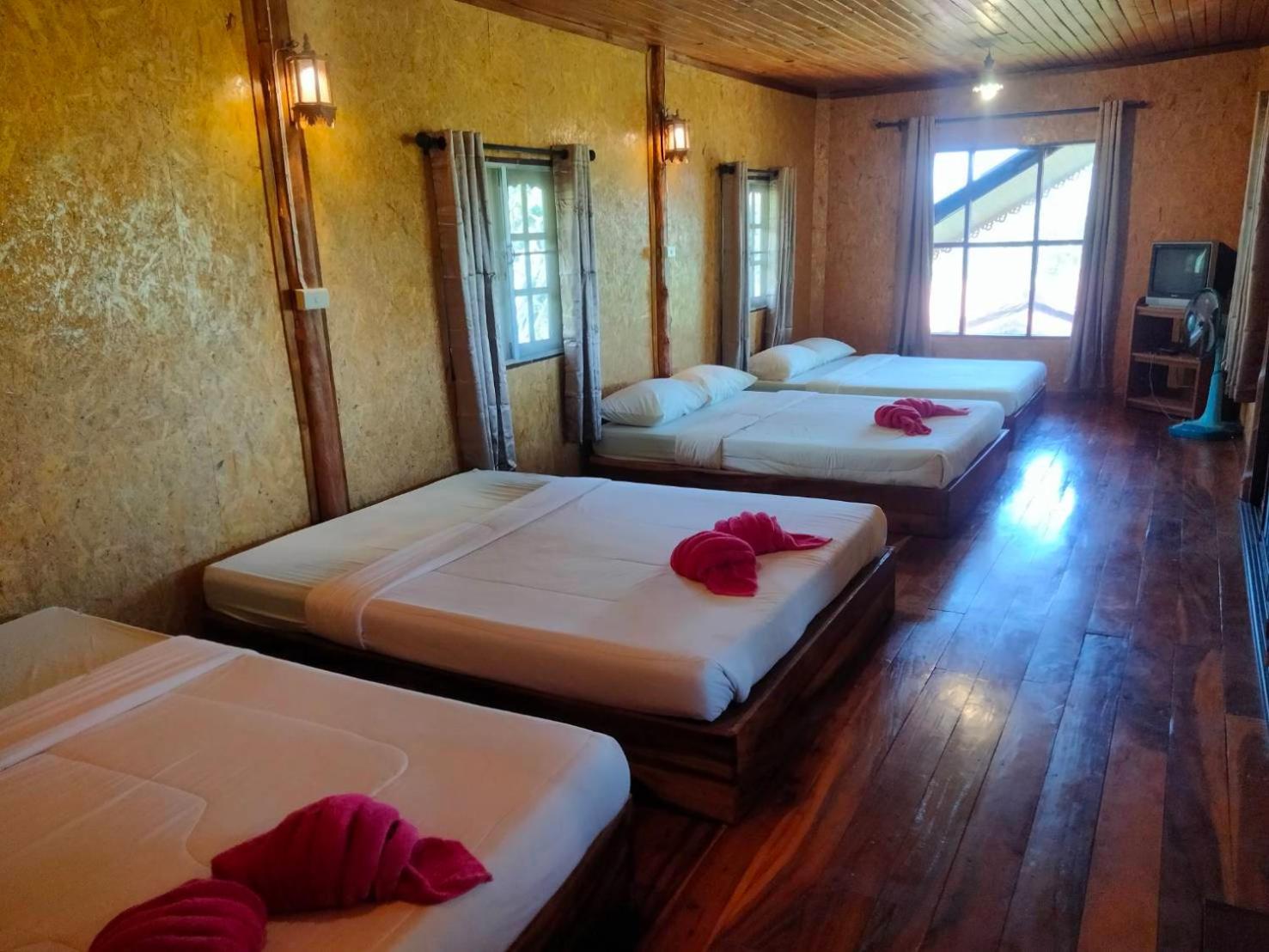 Standard Bungalow with Fan - Photo 7