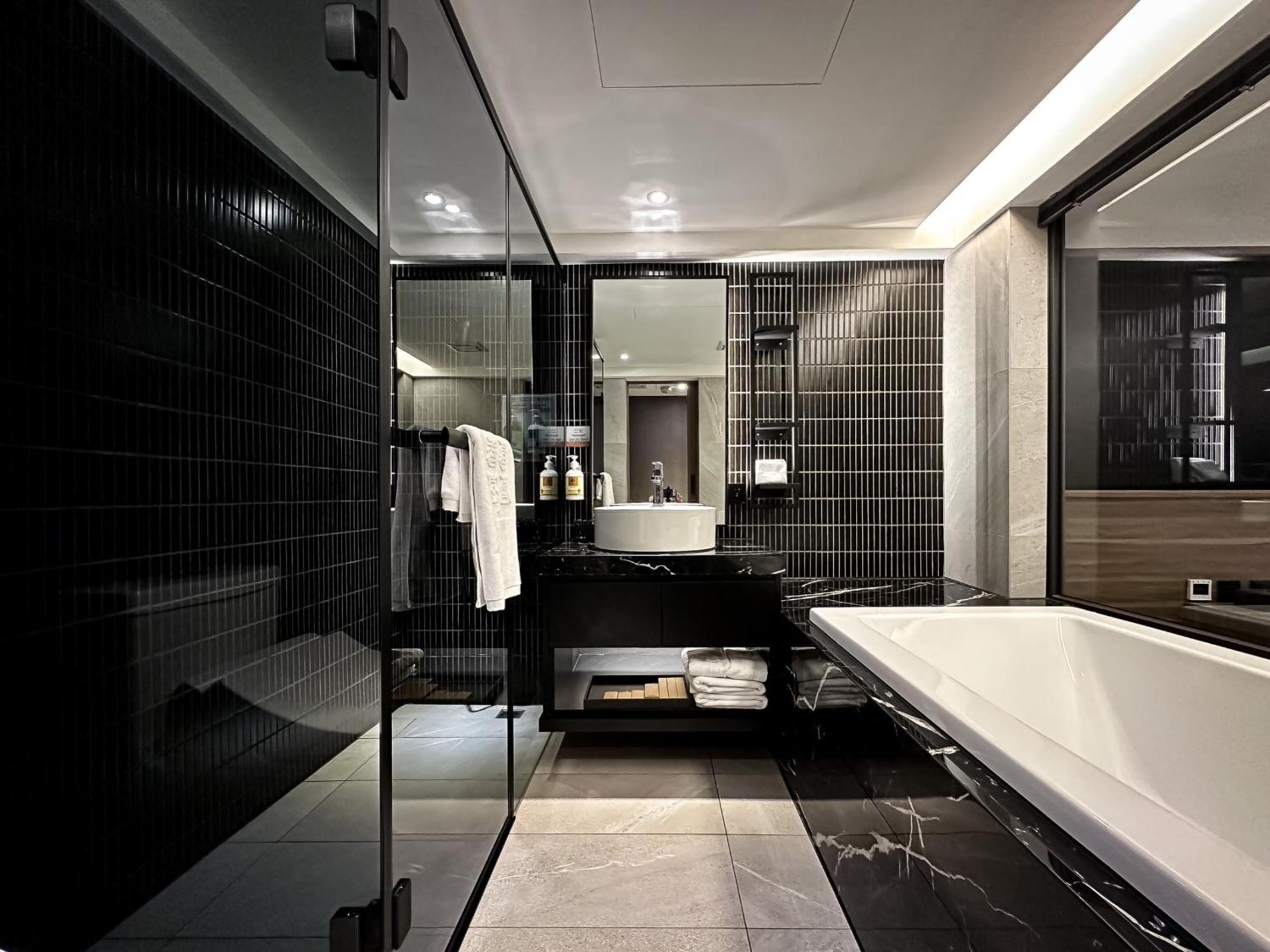 Superior Queen Room - Photo 21