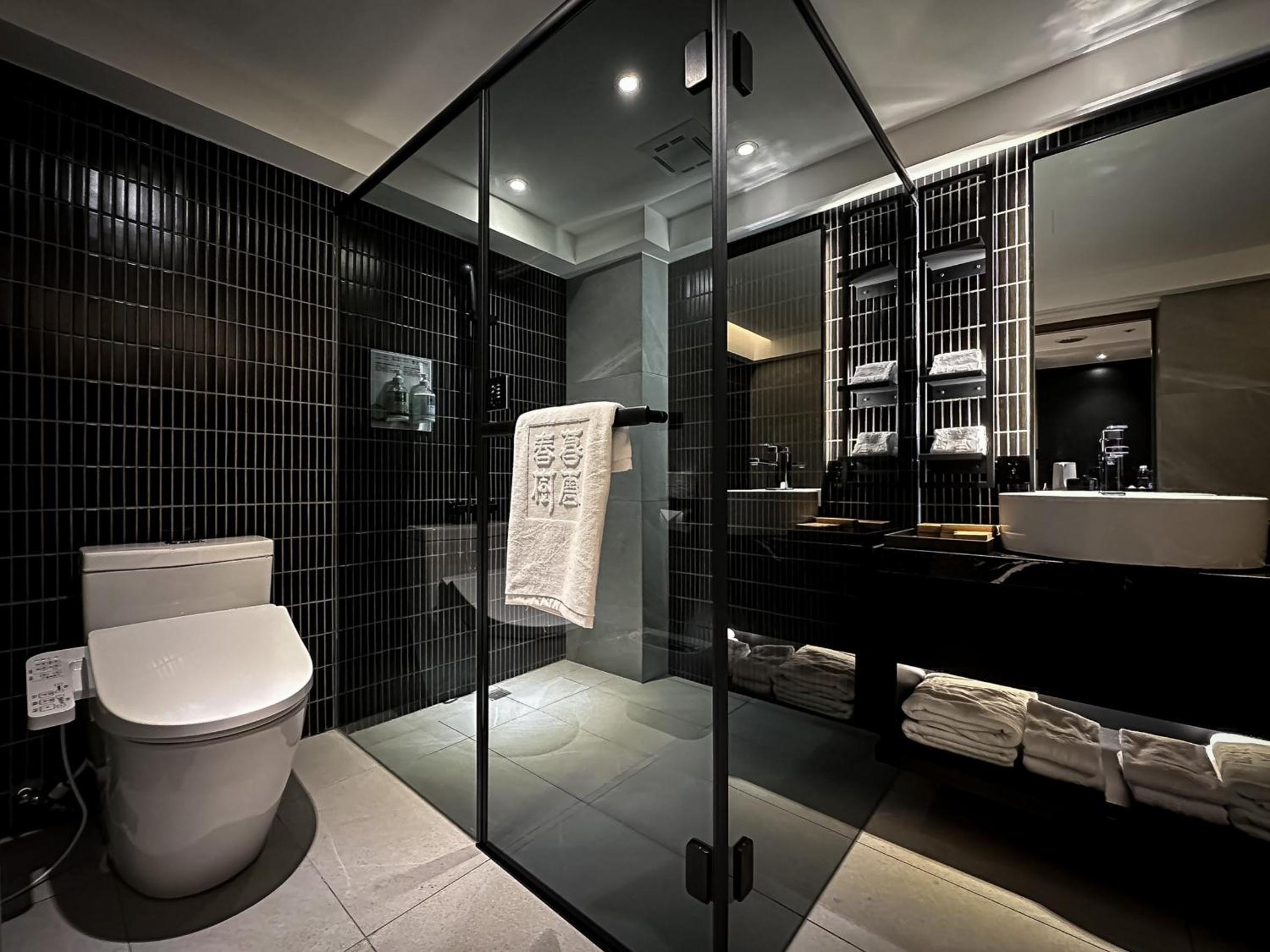 Deluxe Quadruple Room - Photo 8