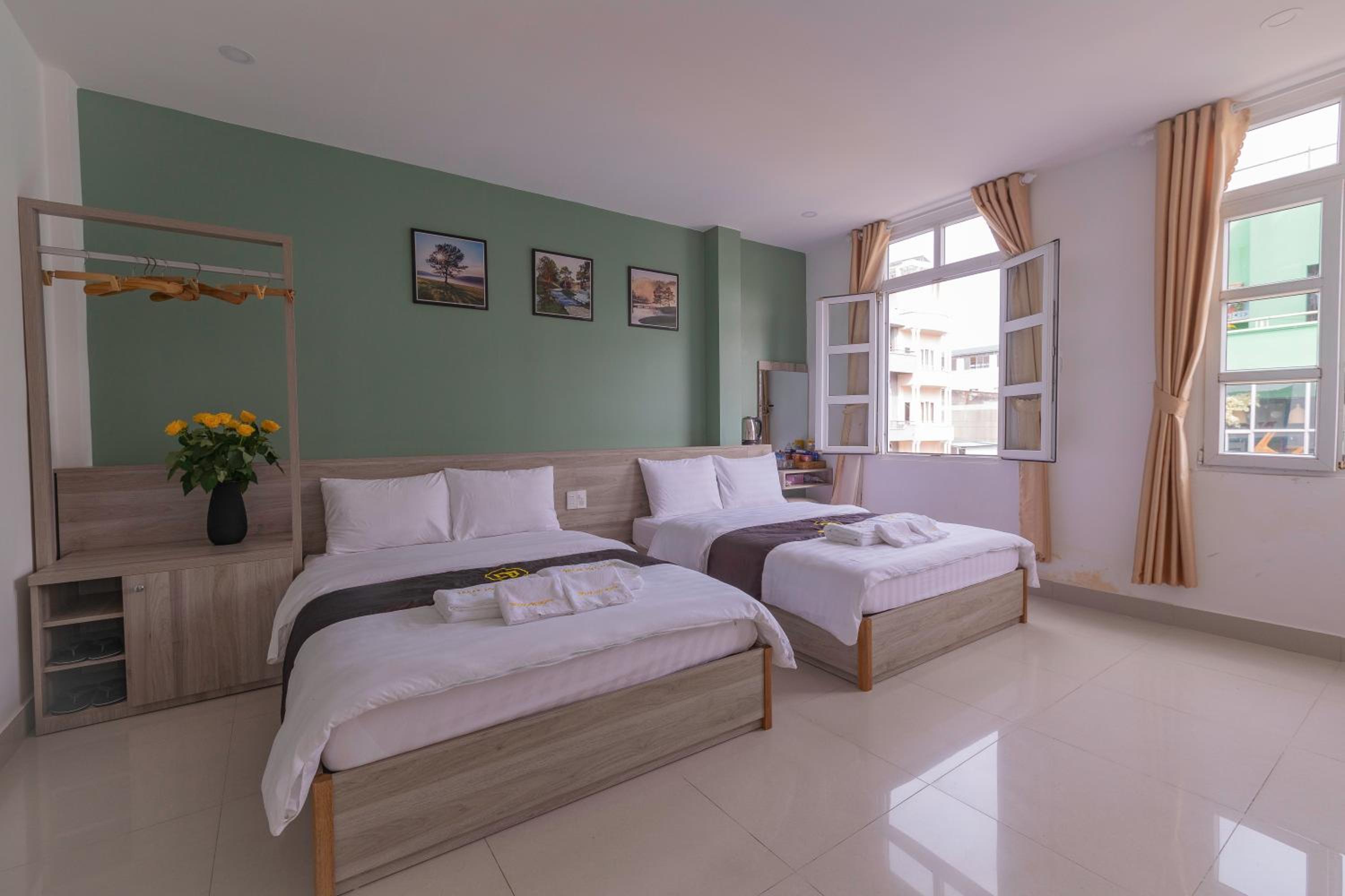 Standard Queen Room with Two Queen Beds