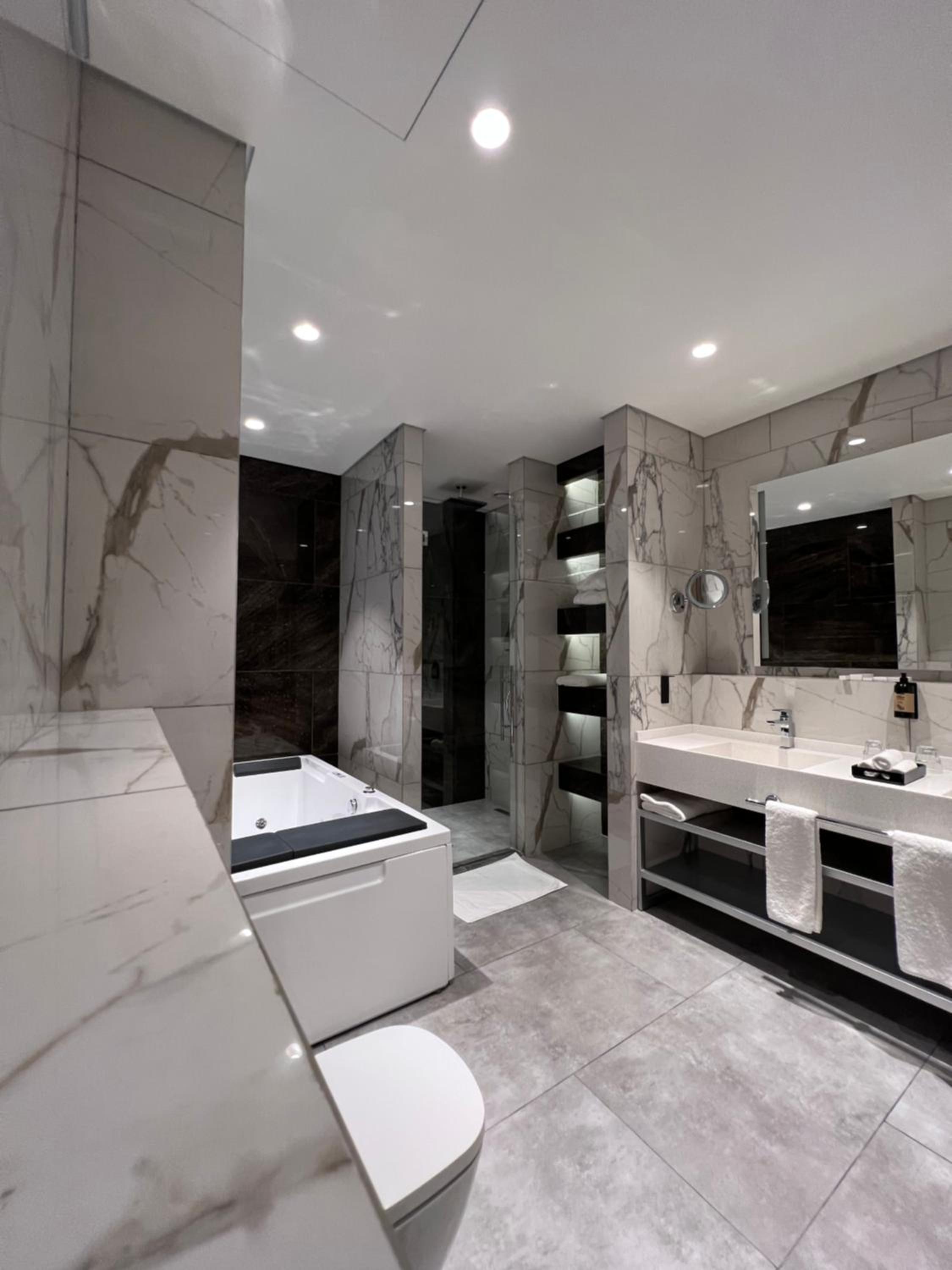Diplomatic Suite - Photo 5